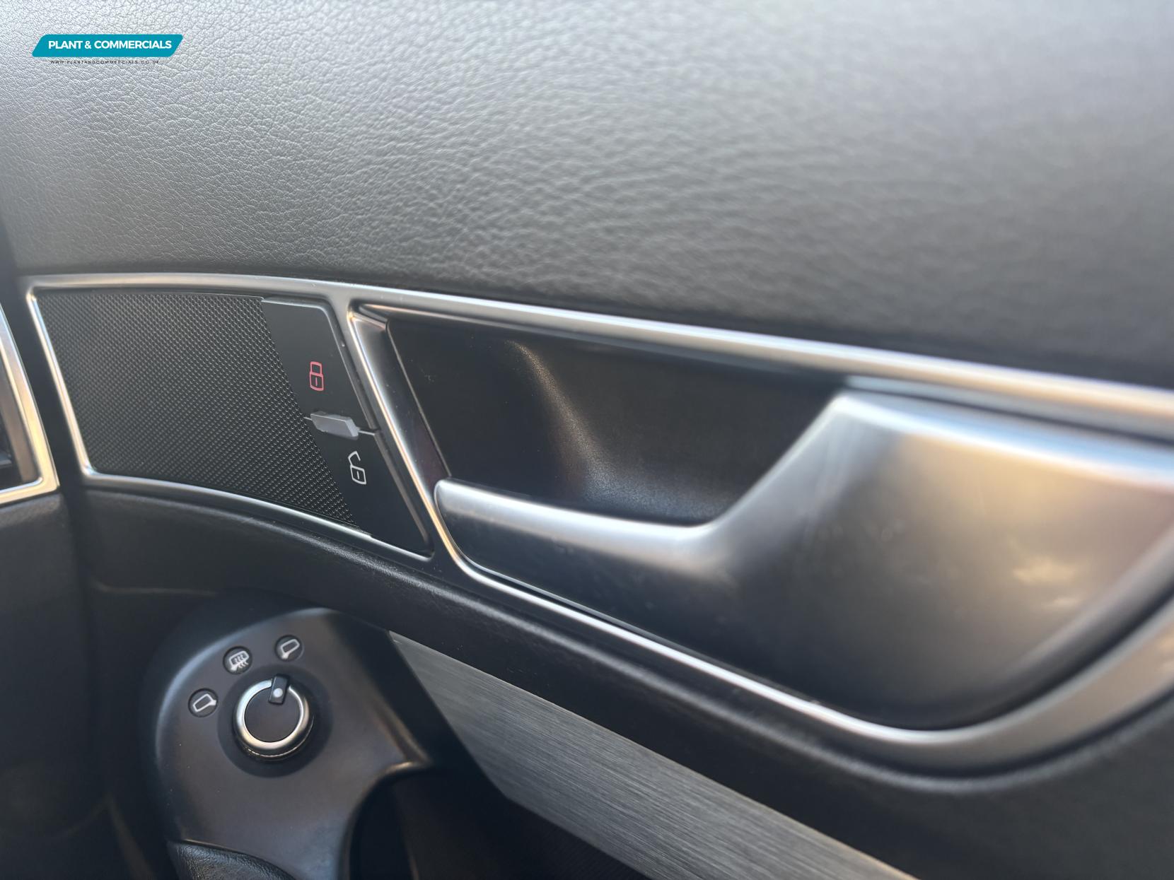 Audi A6 Avant 2.0 TDI S line Special Edition Estate 5dr Diesel Multitronic Euro 5 (170 ps)