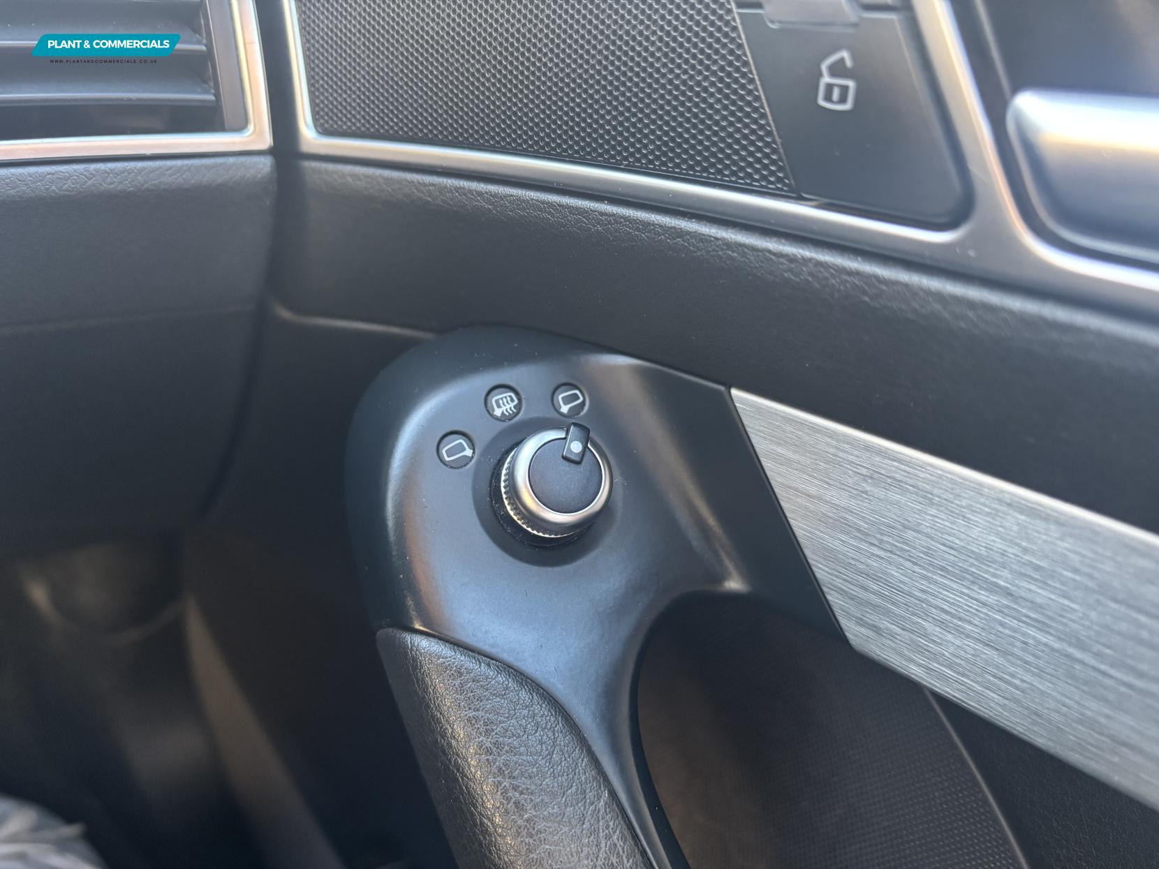 Audi A6 Avant 2.0 TDI S line Special Edition Estate 5dr Diesel Multitronic Euro 5 (170 ps)