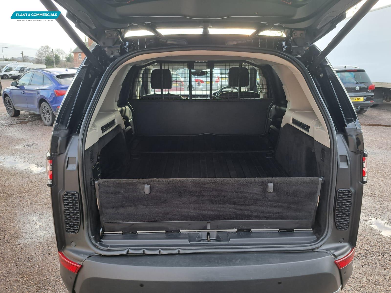 Land Rover Discovery 3.0 SD V6 HSE SUV 5dr Diesel Auto 4WD Euro 6 (s/s) (306 ps)