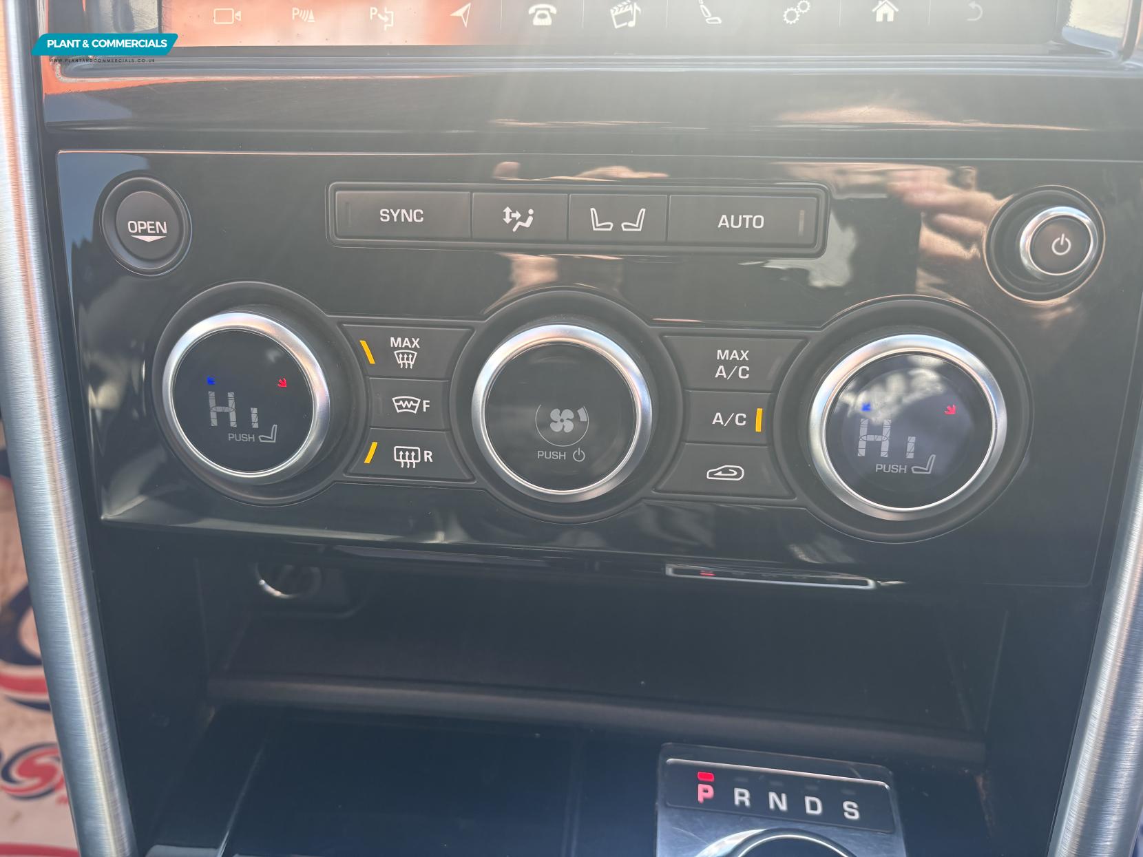 Land Rover Discovery 3.0 SD V6 HSE SUV 5dr Diesel Auto 4WD Euro 6 (s/s) (306 ps)