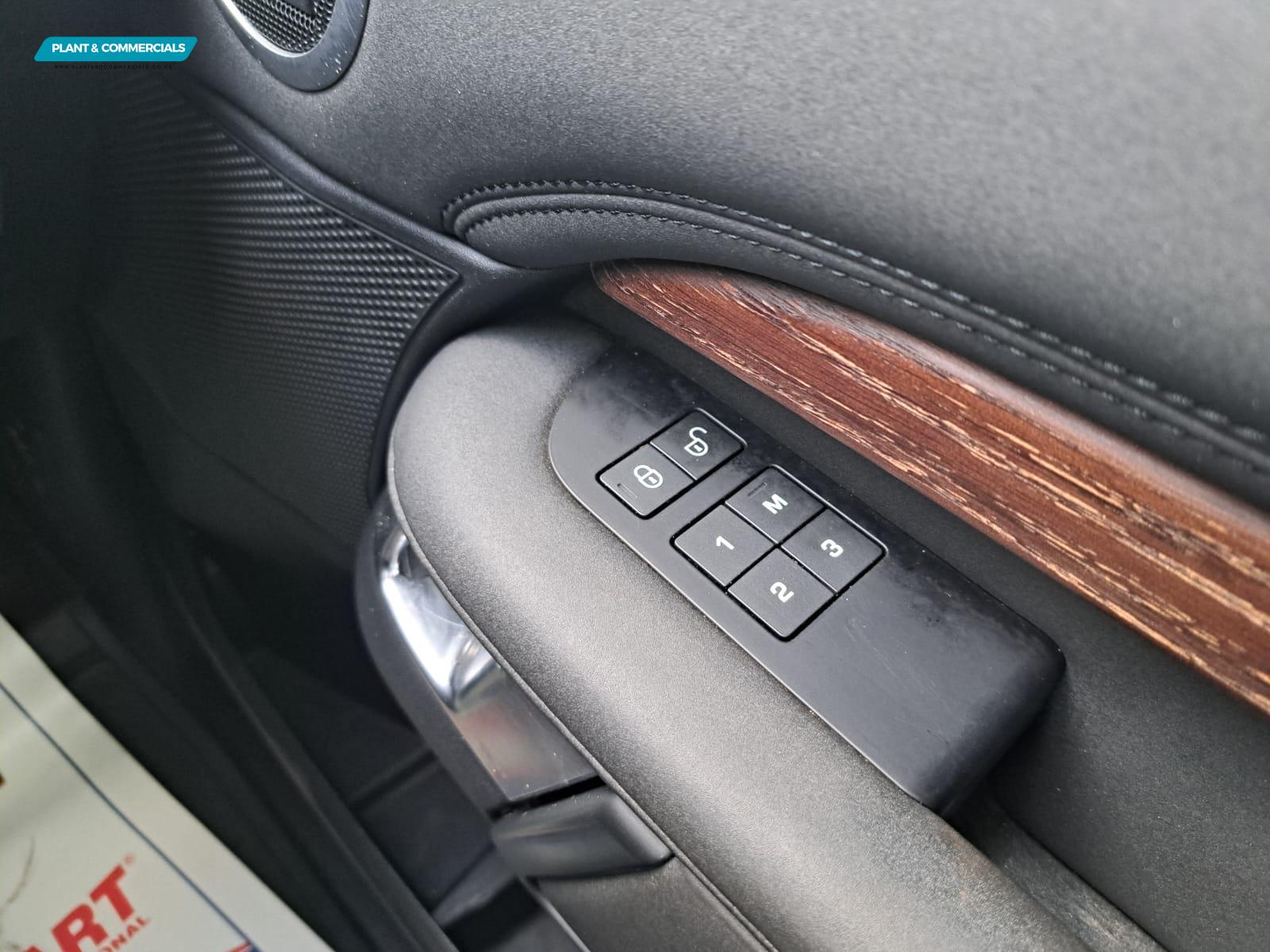 Land Rover Discovery 3.0 SD V6 HSE SUV 5dr Diesel Auto 4WD Euro 6 (s/s) (306 ps)