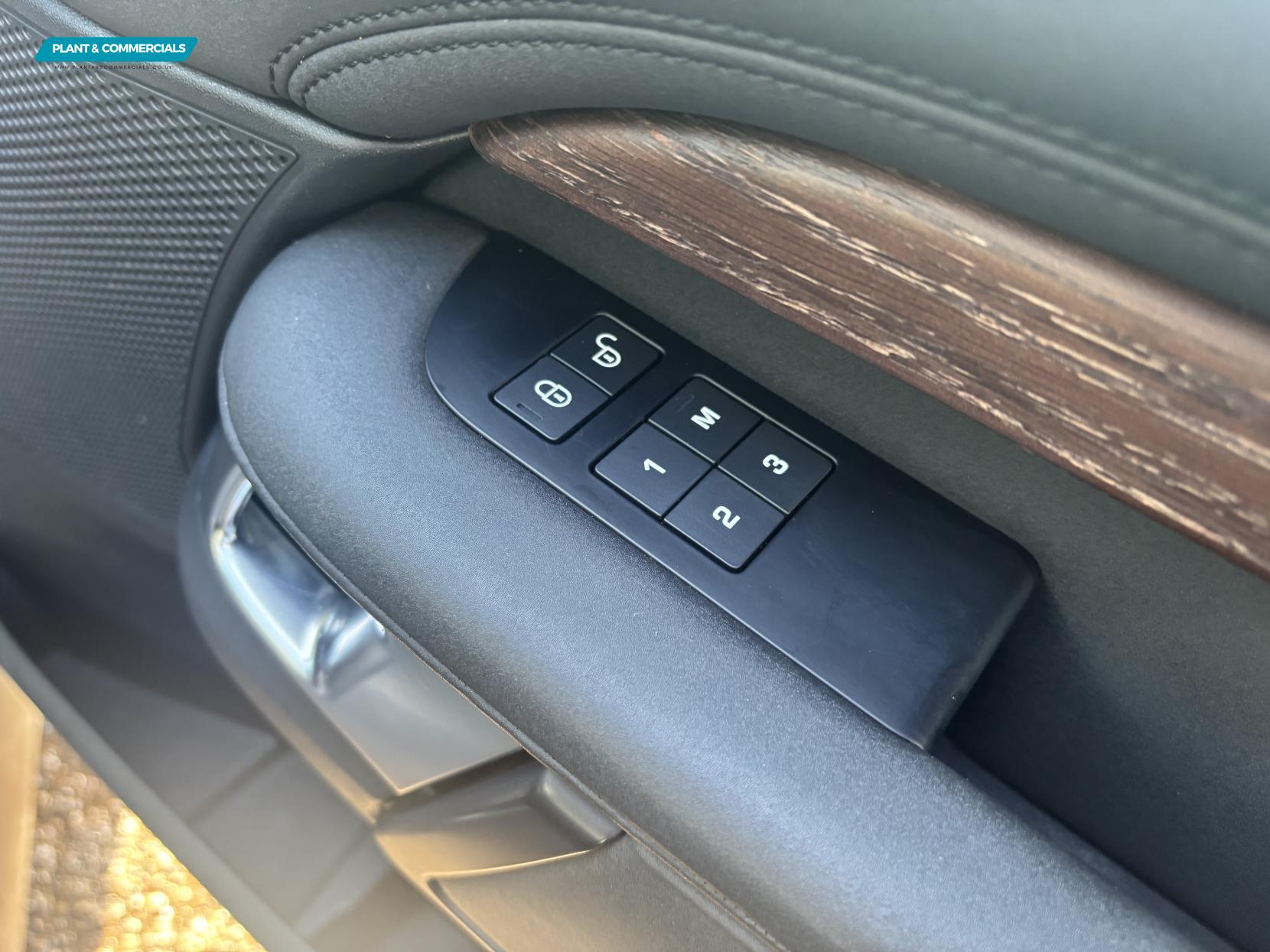 Land Rover Discovery 3.0 SD V6 HSE SUV 5dr Diesel Auto 4WD Euro 6 (s/s) (306 ps)