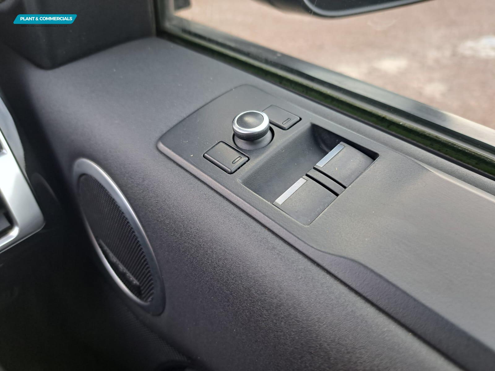 Land Rover Discovery 3.0 SD V6 HSE SUV 5dr Diesel Auto 4WD Euro 6 (s/s) (306 ps)