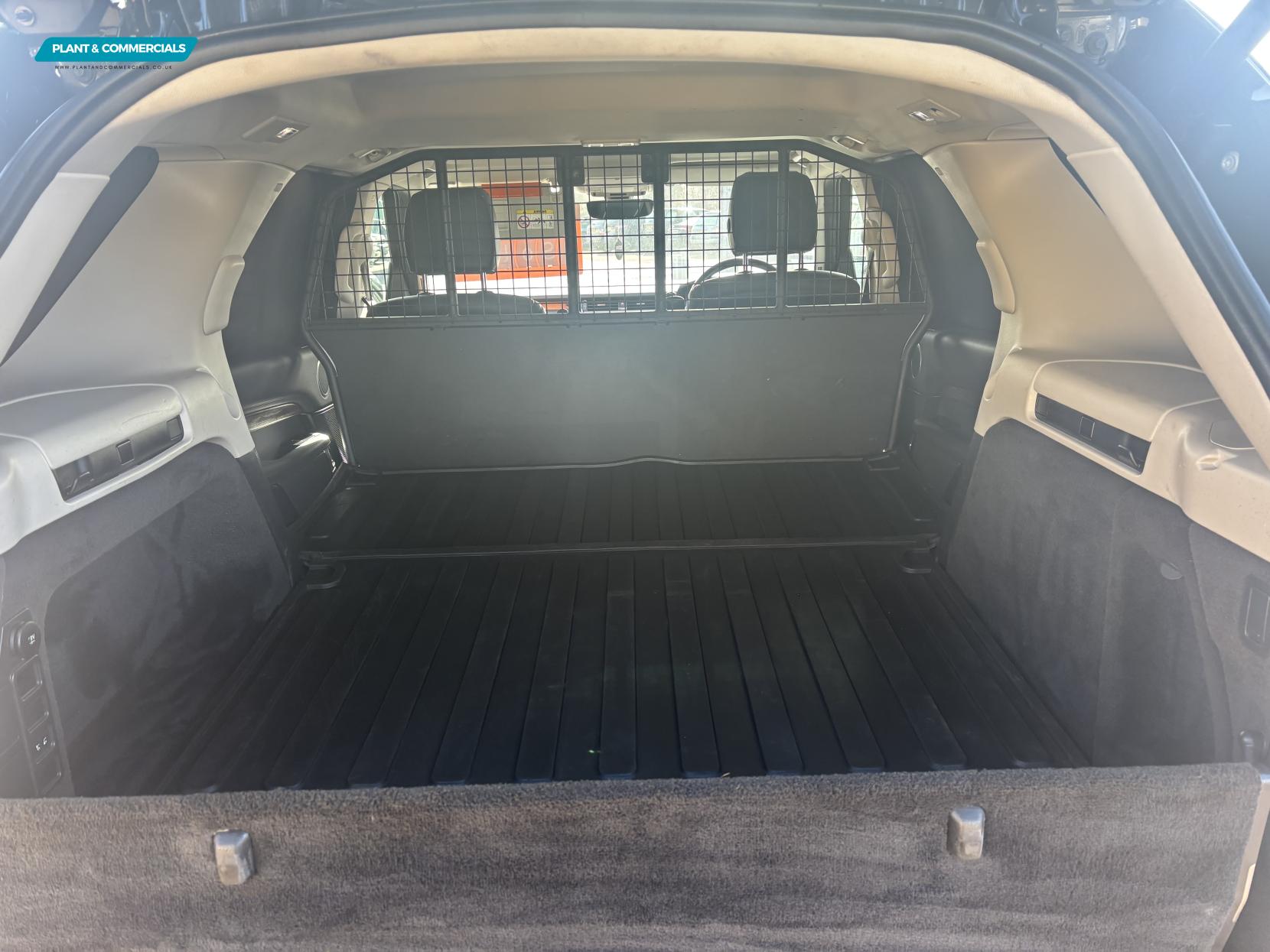 Land Rover Discovery 3.0 SD V6 HSE SUV 5dr Diesel Auto 4WD Euro 6 (s/s) (306 ps)