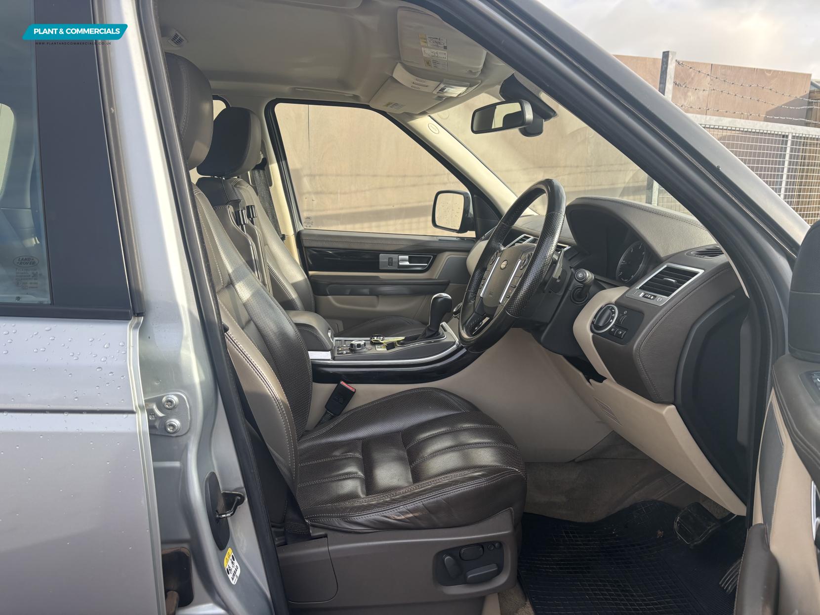 Land Rover Range Rover Sport 3.0 TD V6 HSE Station Wagon 5dr Diesel Automatic (265 g/km, 187 bhp)