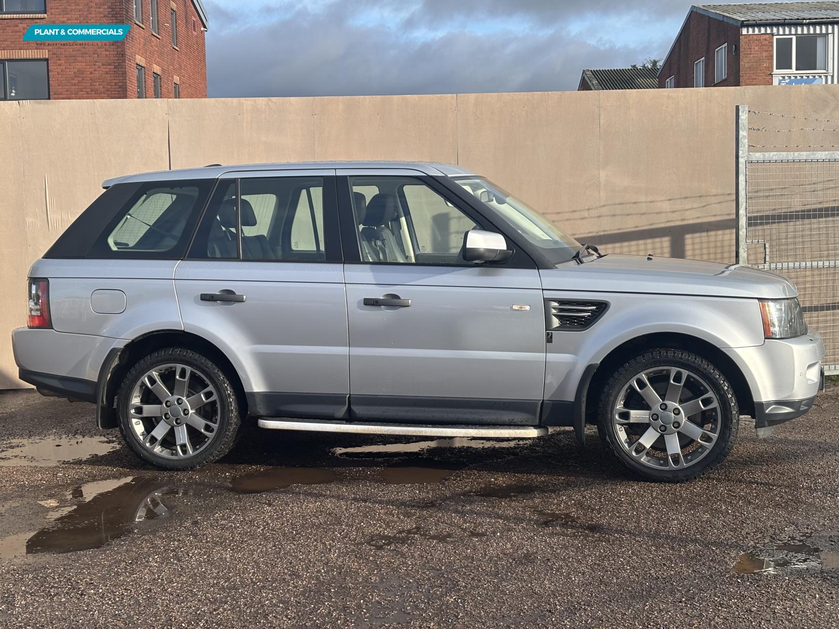Land Rover Range Rover Sport 3.0 TD V6 HSE Station Wagon 5dr Diesel Automatic (265 g/km, 187 bhp)