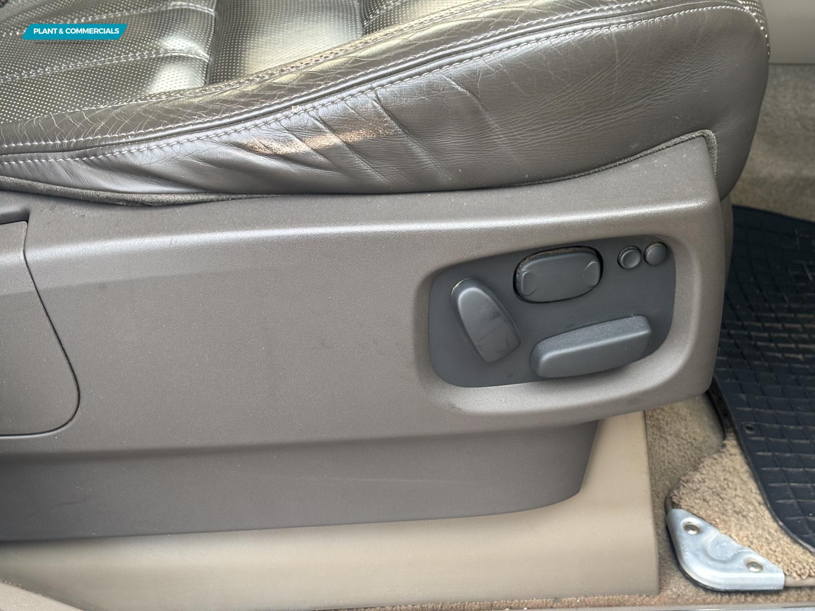 Land Rover Range Rover Sport 3.0 TD V6 HSE Station Wagon 5dr Diesel Automatic (265 g/km, 187 bhp)