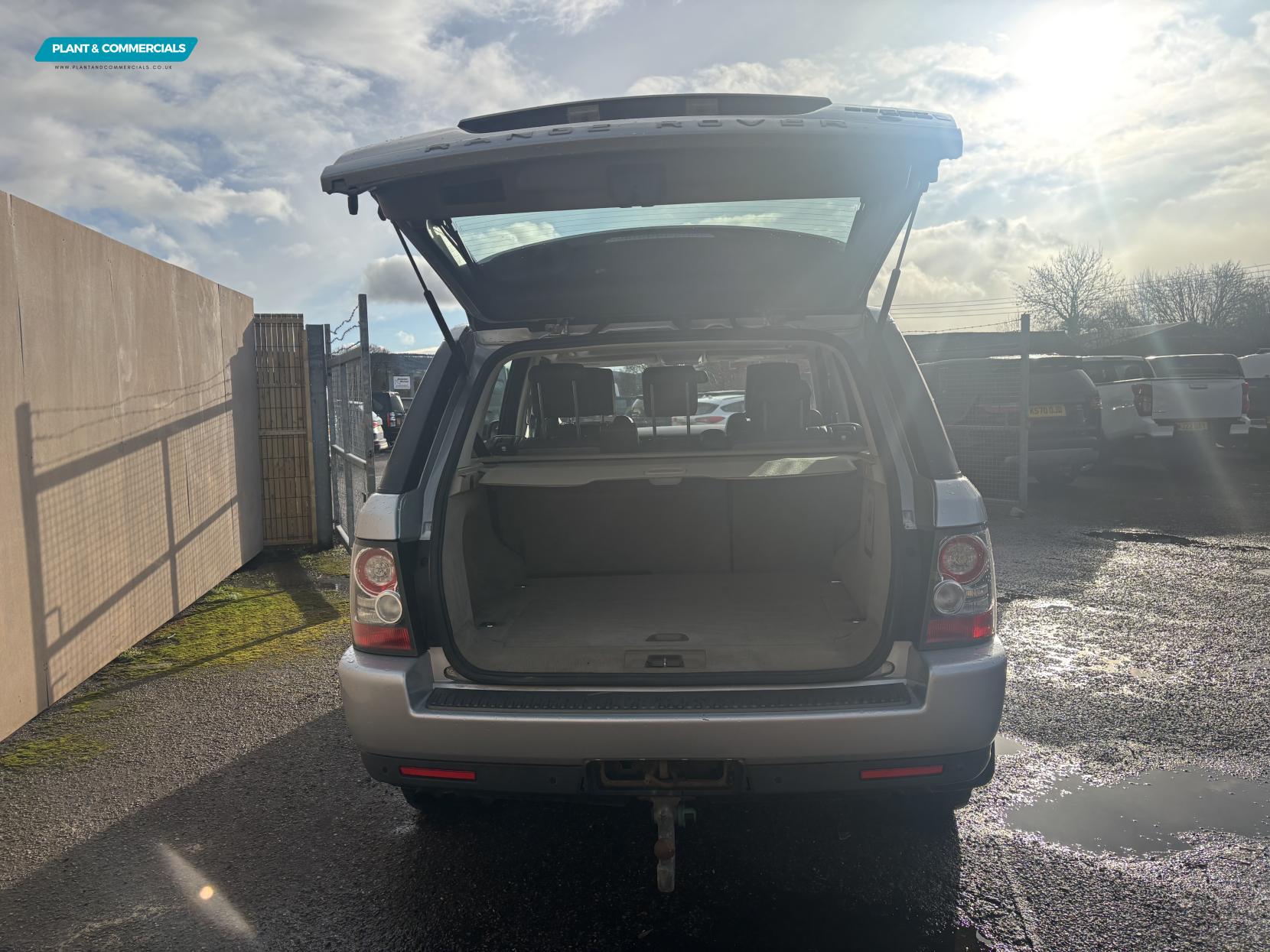 Land Rover Range Rover Sport 3.0 TD V6 HSE Station Wagon 5dr Diesel Automatic (265 g/km, 187 bhp)