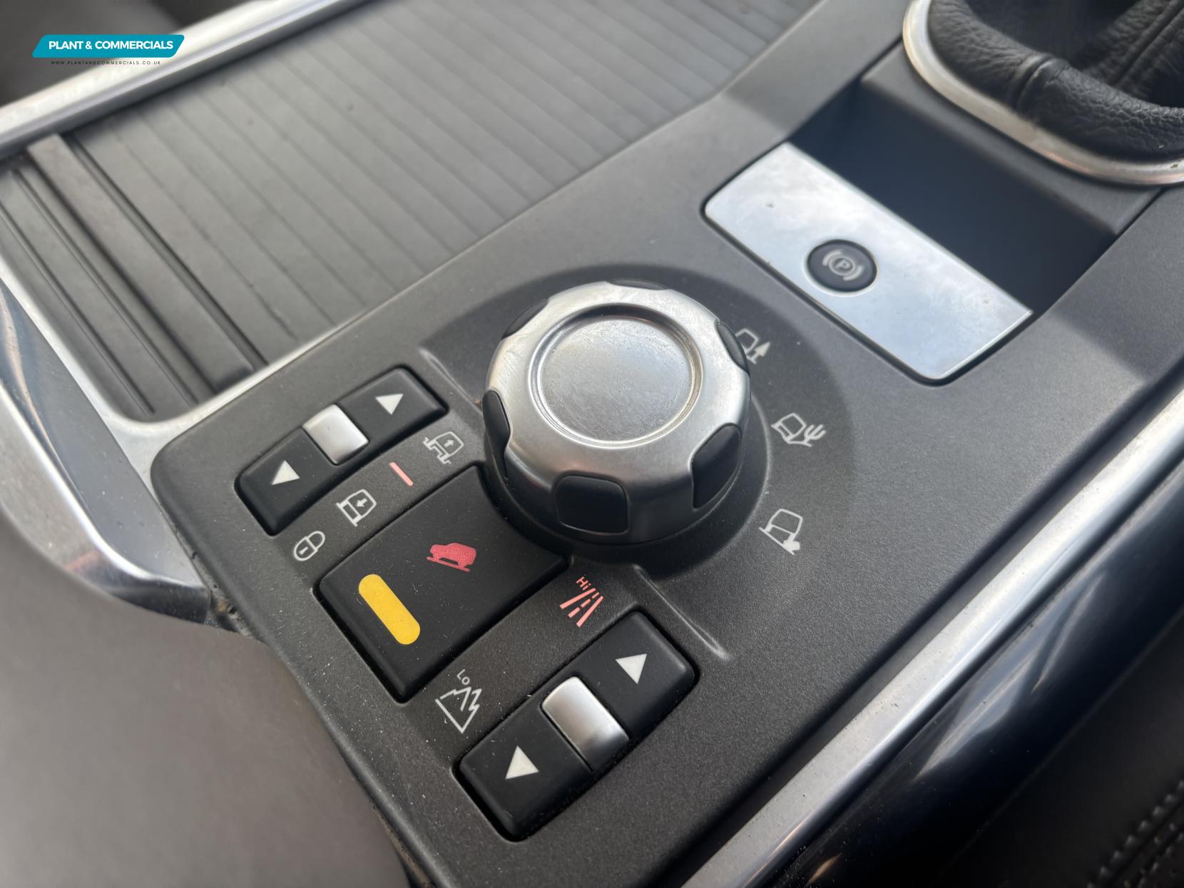 Land Rover Range Rover Sport 3.0 TD V6 HSE Station Wagon 5dr Diesel Automatic (265 g/km, 187 bhp)