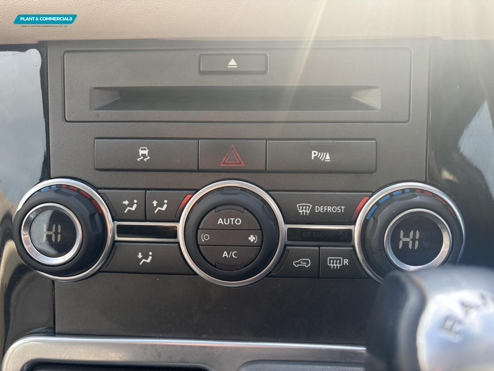 Land Rover Range Rover Sport 3.0 TD V6 HSE Station Wagon 5dr Diesel Automatic (265 g/km, 187 bhp)