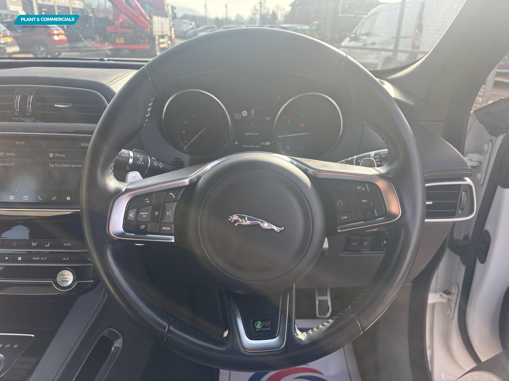 Jaguar F-PACE 2.0 D180 R-Sport SUV 5dr Diesel Auto AWD Euro 6 (s/s) (180 ps)