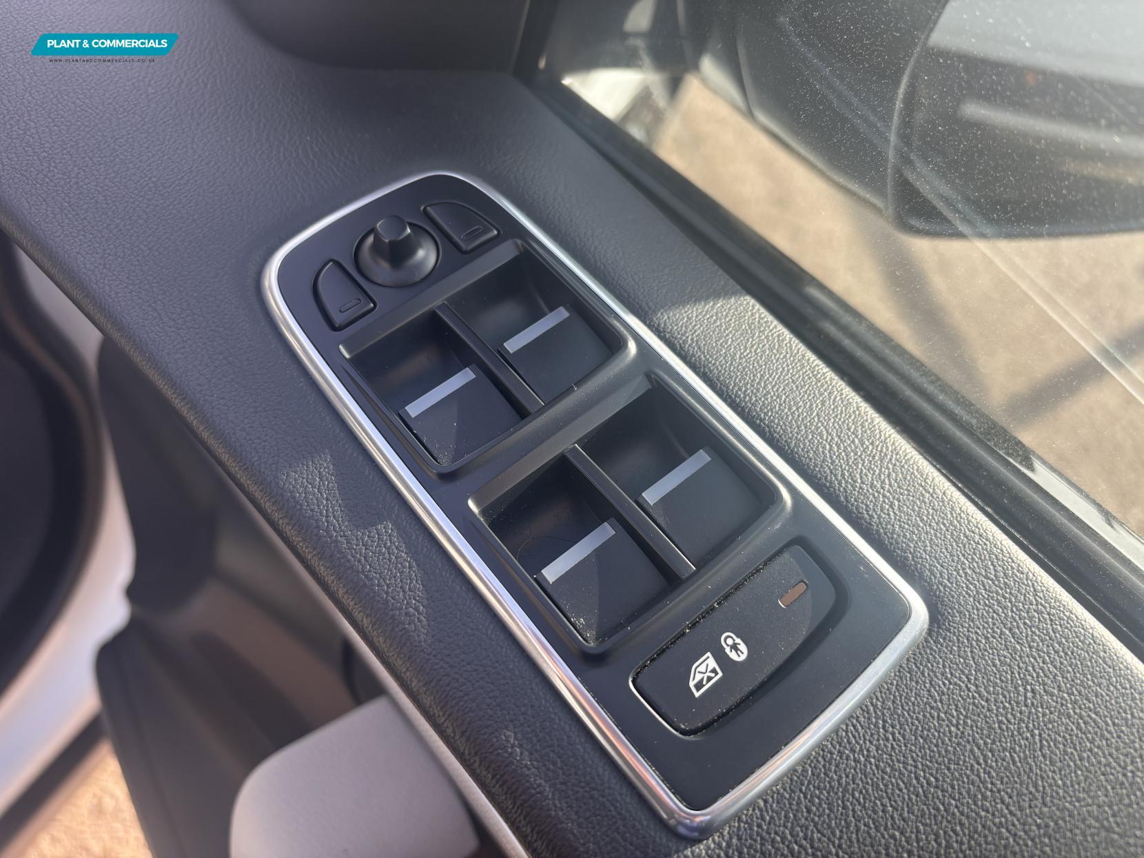 Jaguar F-PACE 2.0 D180 R-Sport SUV 5dr Diesel Auto AWD Euro 6 (s/s) (180 ps)