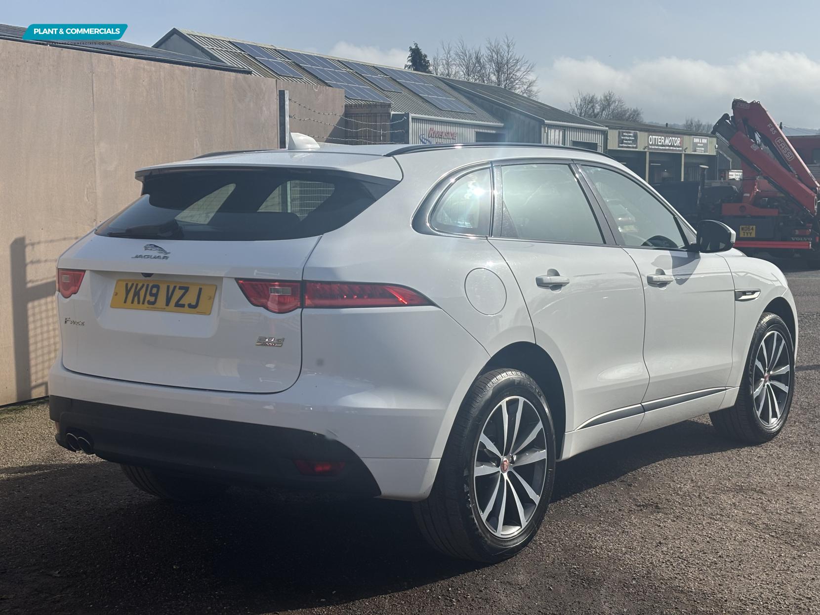 Jaguar F-PACE 2.0 D180 R-Sport SUV 5dr Diesel Auto AWD Euro 6 (s/s) (180 ps)