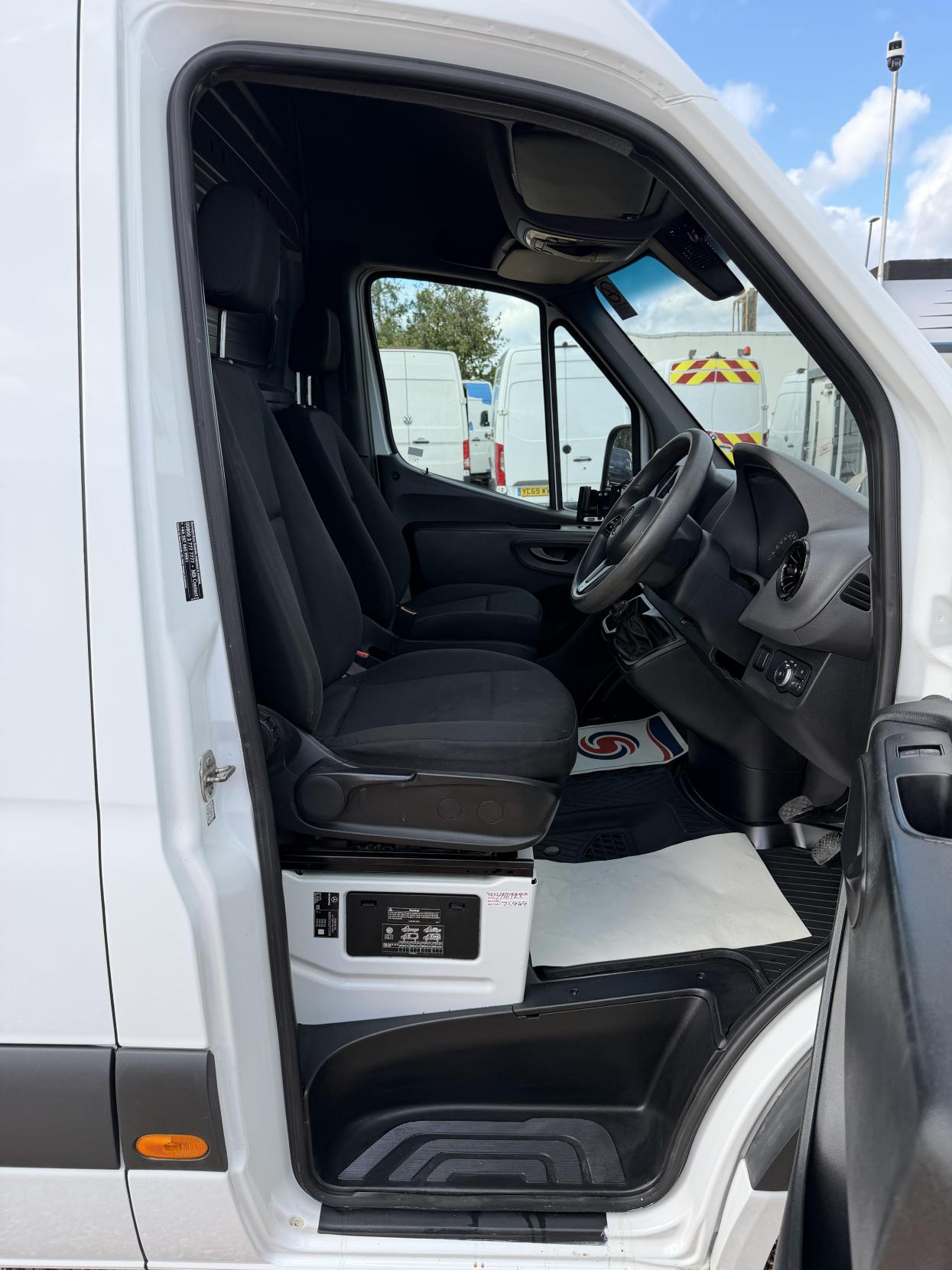 2019 Mercedes-Benz Sprinter 2.1 311 CDI Panel Van 5dr Diesel Manual RWD L3 H2 Euro 6 (114 ps) - Thumbnail 14