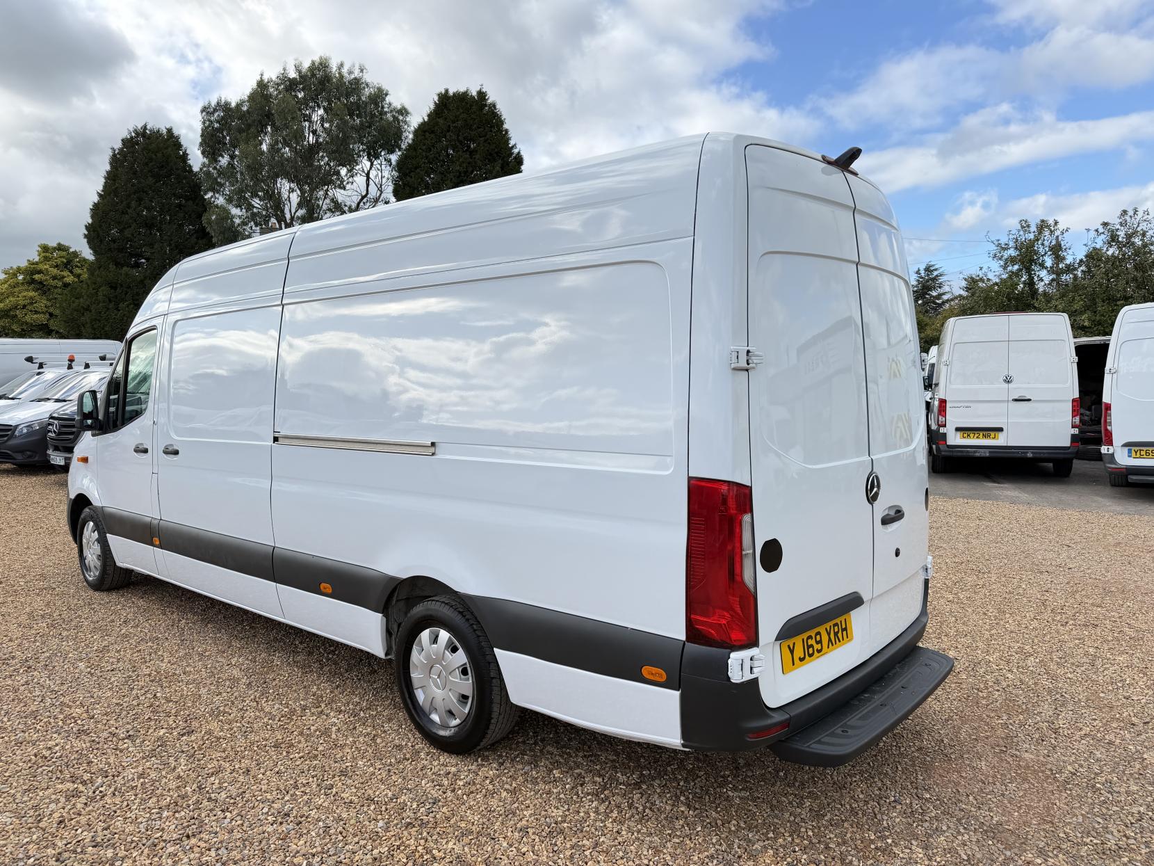 2019 Mercedes-Benz Sprinter 2.1 311 CDI Panel Van 5dr Diesel Manual RWD L3 H2 Euro 6 (114 ps) - Thumbnail 9