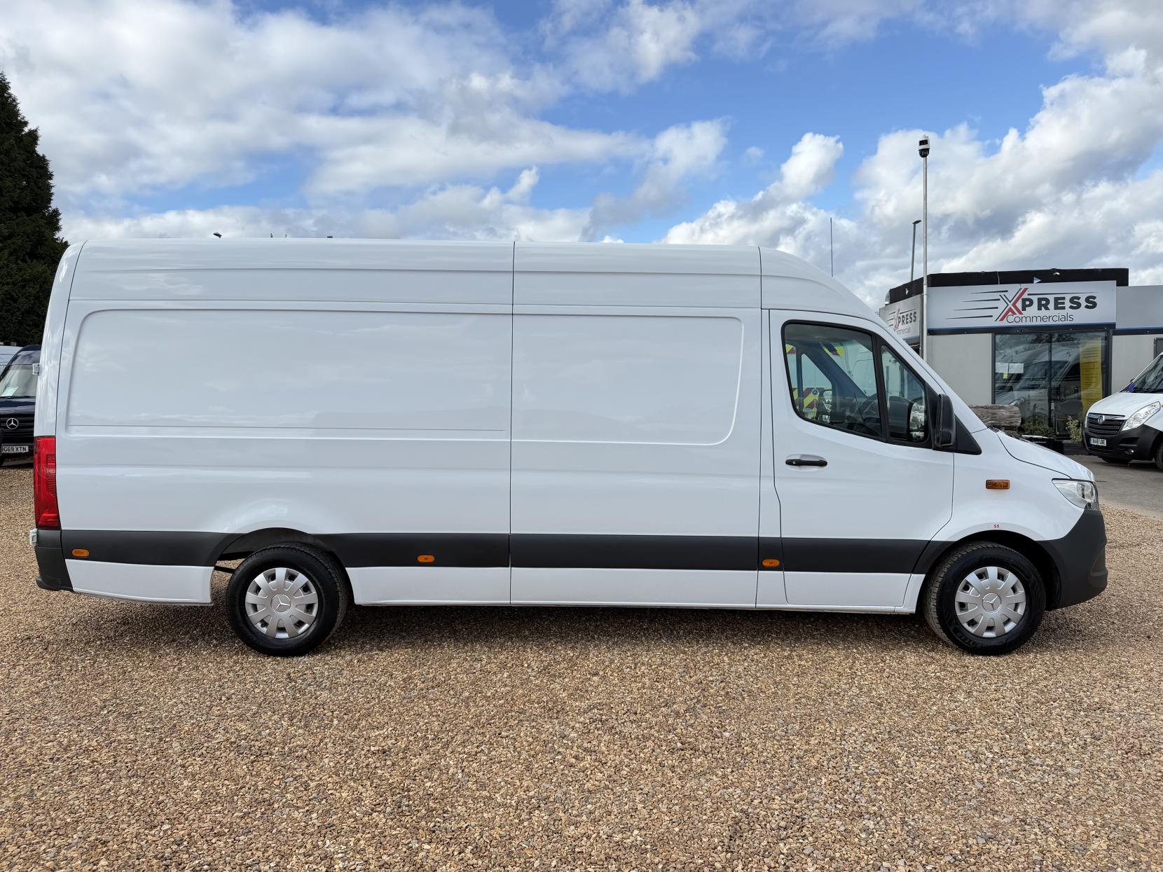 2019 Mercedes-Benz Sprinter 2.1 311 CDI Panel Van 5dr Diesel Manual RWD L3 H2 Euro 6 (114 ps) - Thumbnail 12