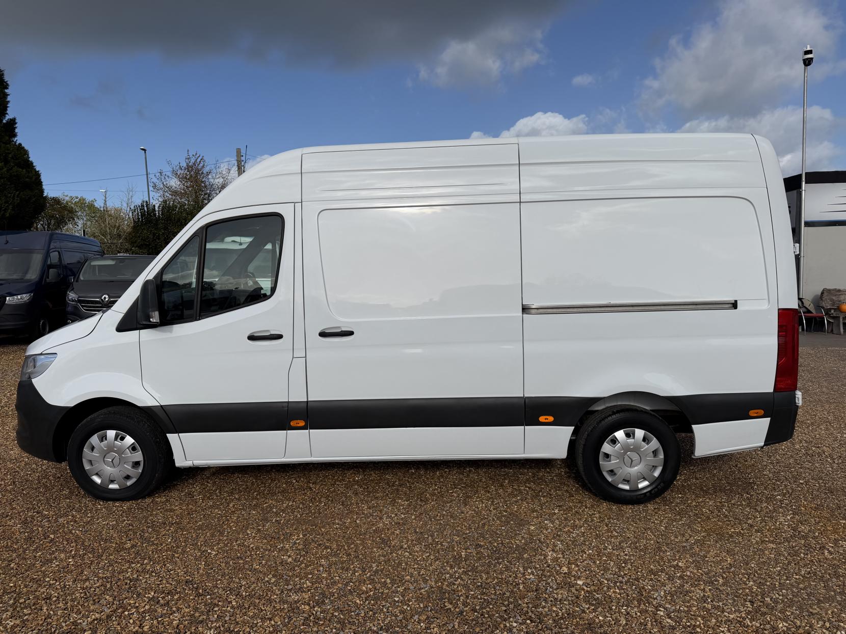 2019 Mercedes-Benz Sprinter 2.1 316 CDI Panel Van 5dr Diesel Manual RWD L2 H2 Euro 6 (163 ps) - Thumbnail 8