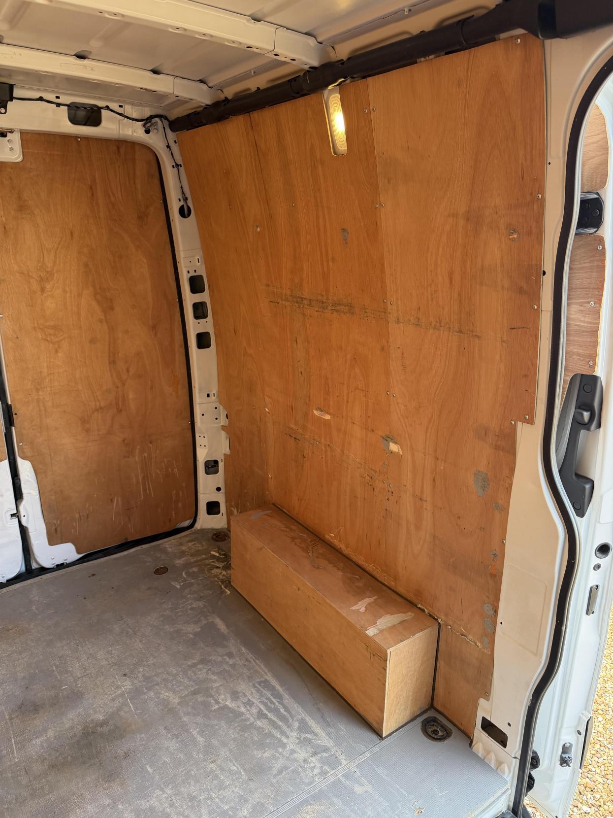 2019 Mercedes-Benz Sprinter 2.1 316 CDI Panel Van 5dr Diesel Manual RWD L2 H2 Euro 6 (163 ps) - Thumbnail 37