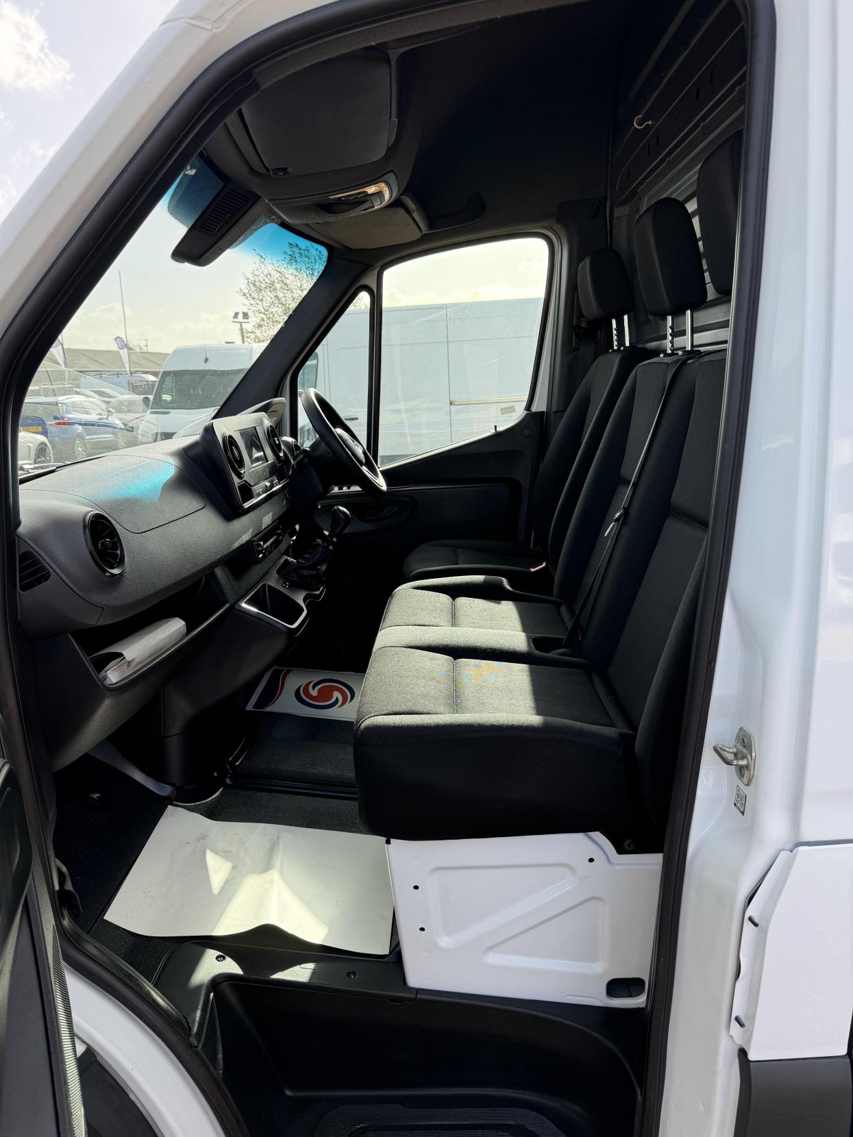 2019 Mercedes-Benz Sprinter 2.1 316 CDI Panel Van 5dr Diesel Manual RWD L2 H2 Euro 6 (163 ps) - Thumbnail 31