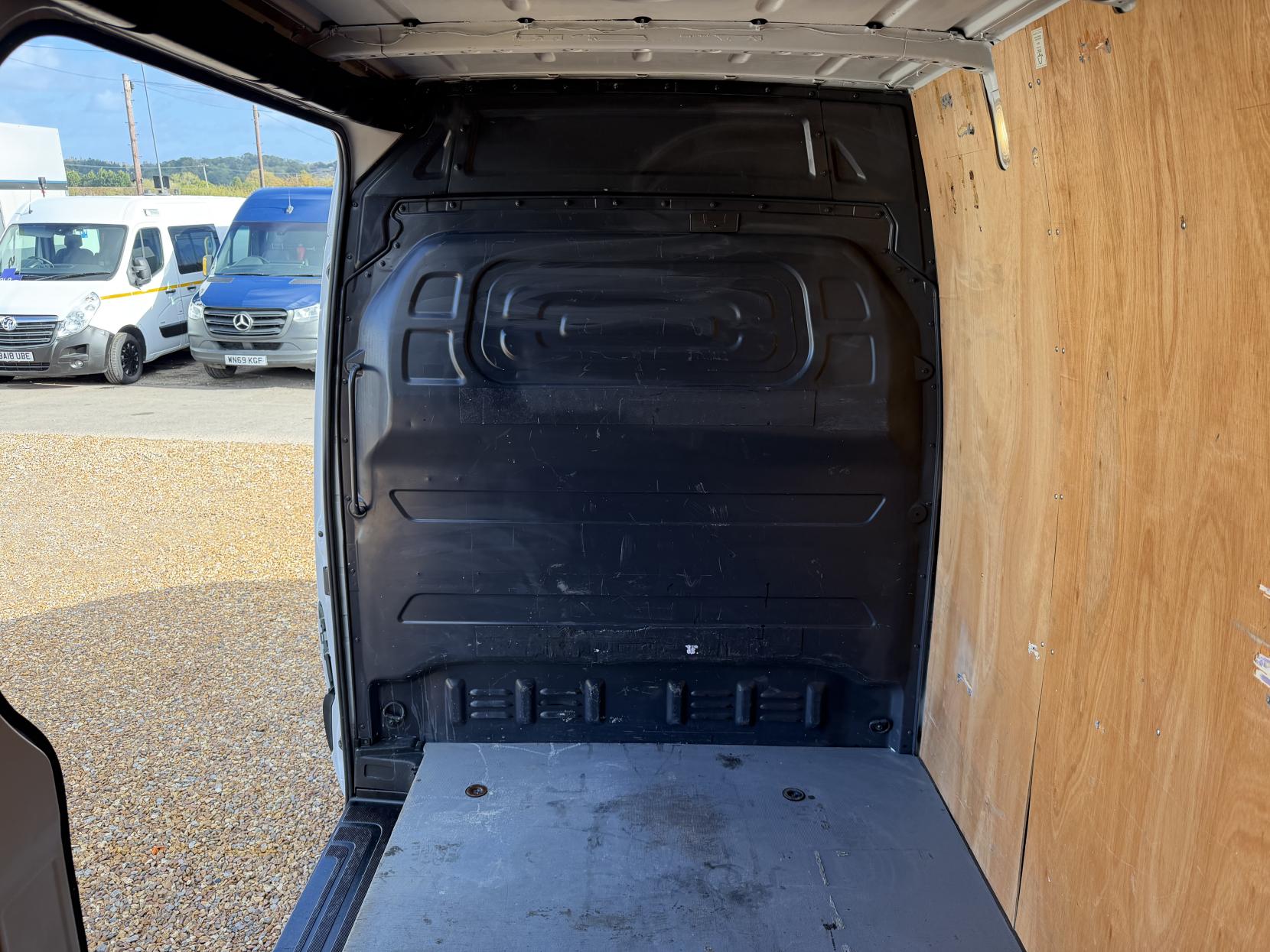 2019 Mercedes-Benz Sprinter 2.1 316 CDI Panel Van 5dr Diesel Manual RWD L2 H2 Euro 6 (163 ps) - Thumbnail 35