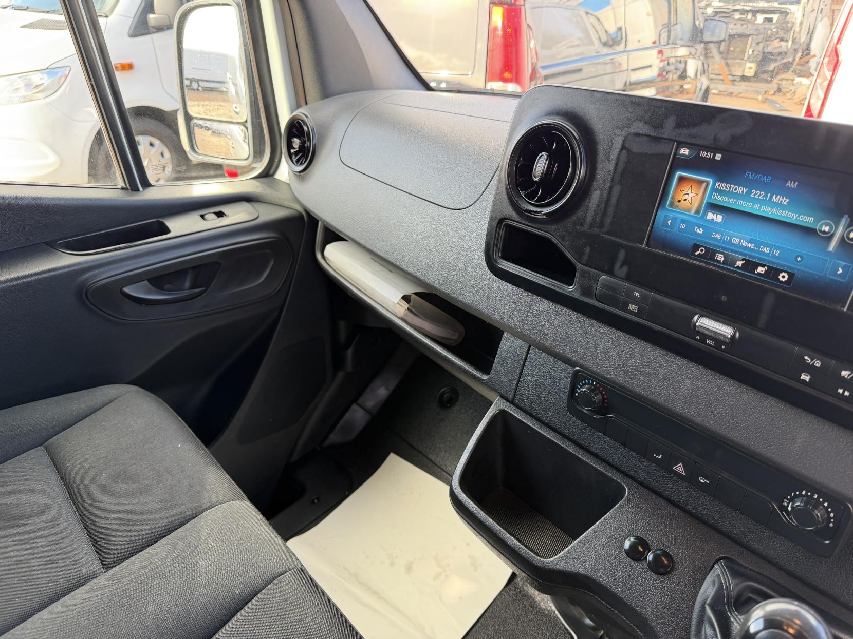 2019 Mercedes-Benz Sprinter 2.1 316 CDI Panel Van 5dr Diesel Manual RWD L2 H2 Euro 6 (163 ps) - Thumbnail 29