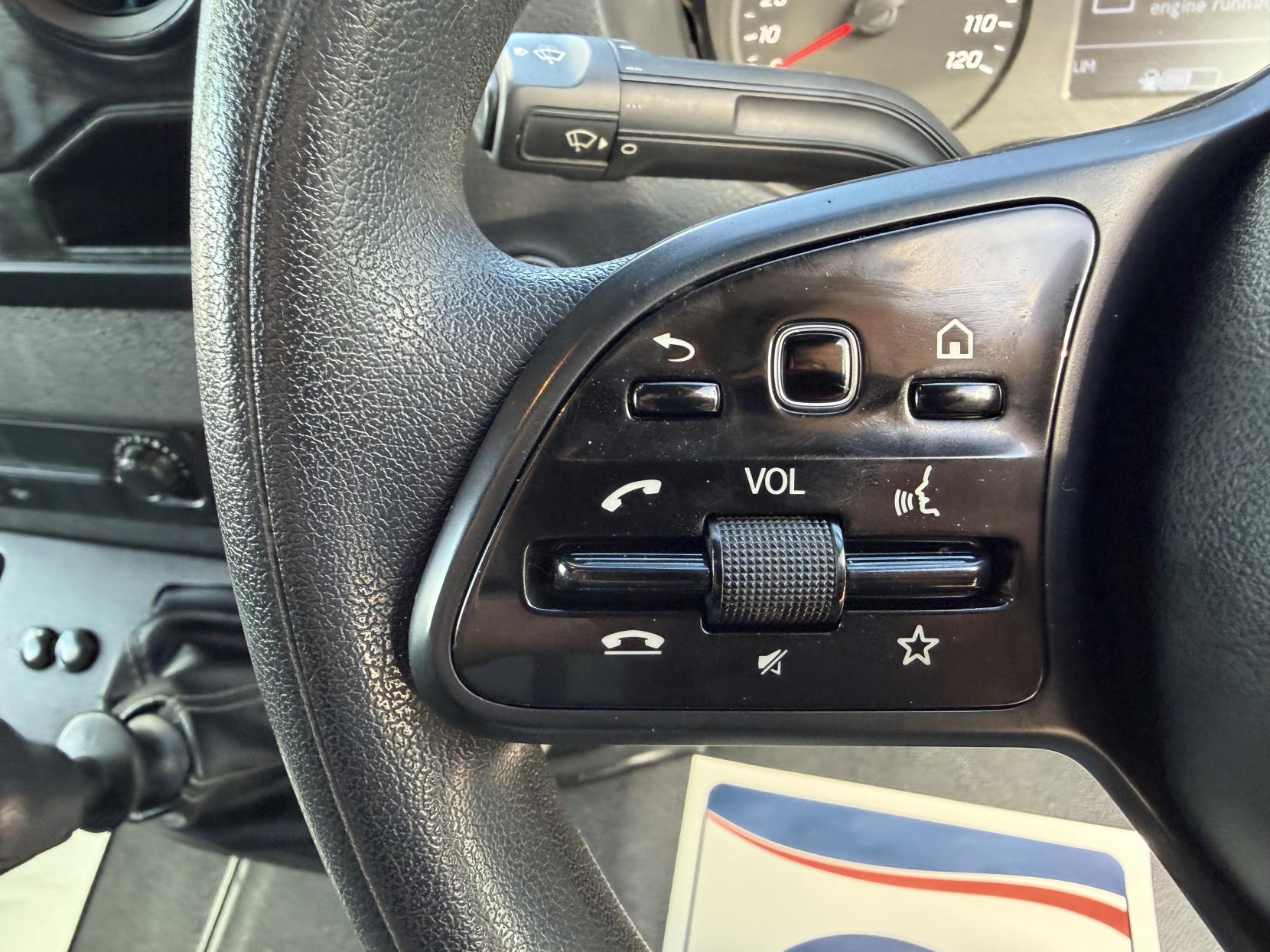2019 Mercedes-Benz Sprinter 2.1 316 CDI Panel Van 5dr Diesel Manual RWD L2 H2 Euro 6 (163 ps) - Thumbnail 17
