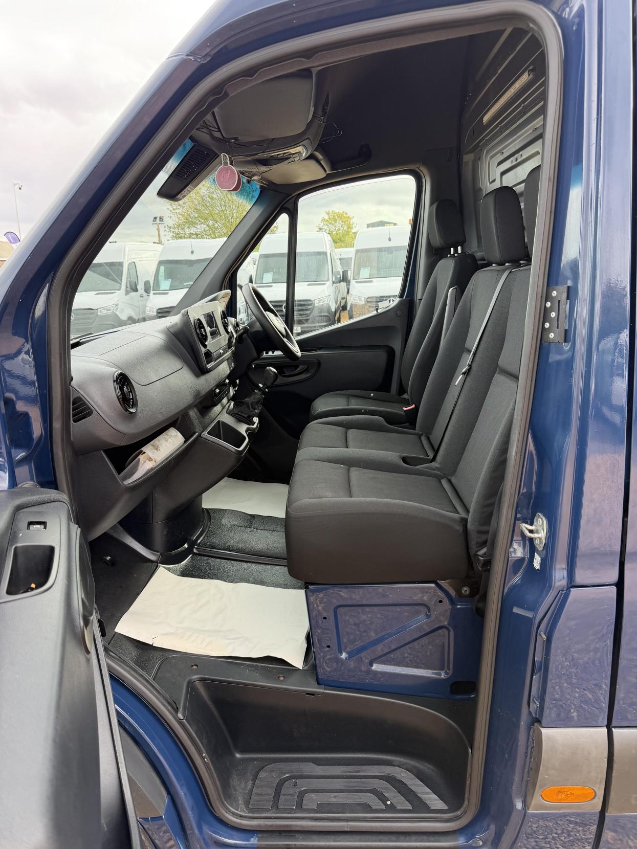 2020 Mercedes-Benz Sprinter 2.1 316 CDI Panel Van 5dr Diesel Manual RWD L2 H2 Euro 6 (163 ps) - Thumbnail 31