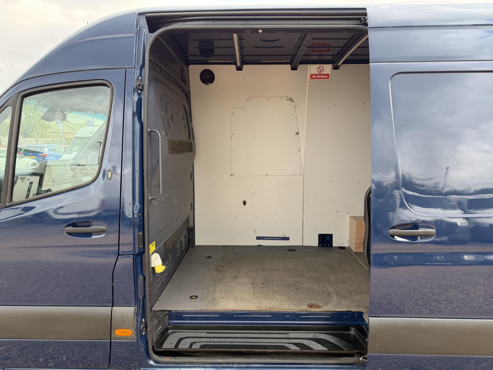 2020 Mercedes-Benz Sprinter 2.1 316 CDI Panel Van 5dr Diesel Manual RWD L2 H2 Euro 6 (163 ps) - Thumbnail 32