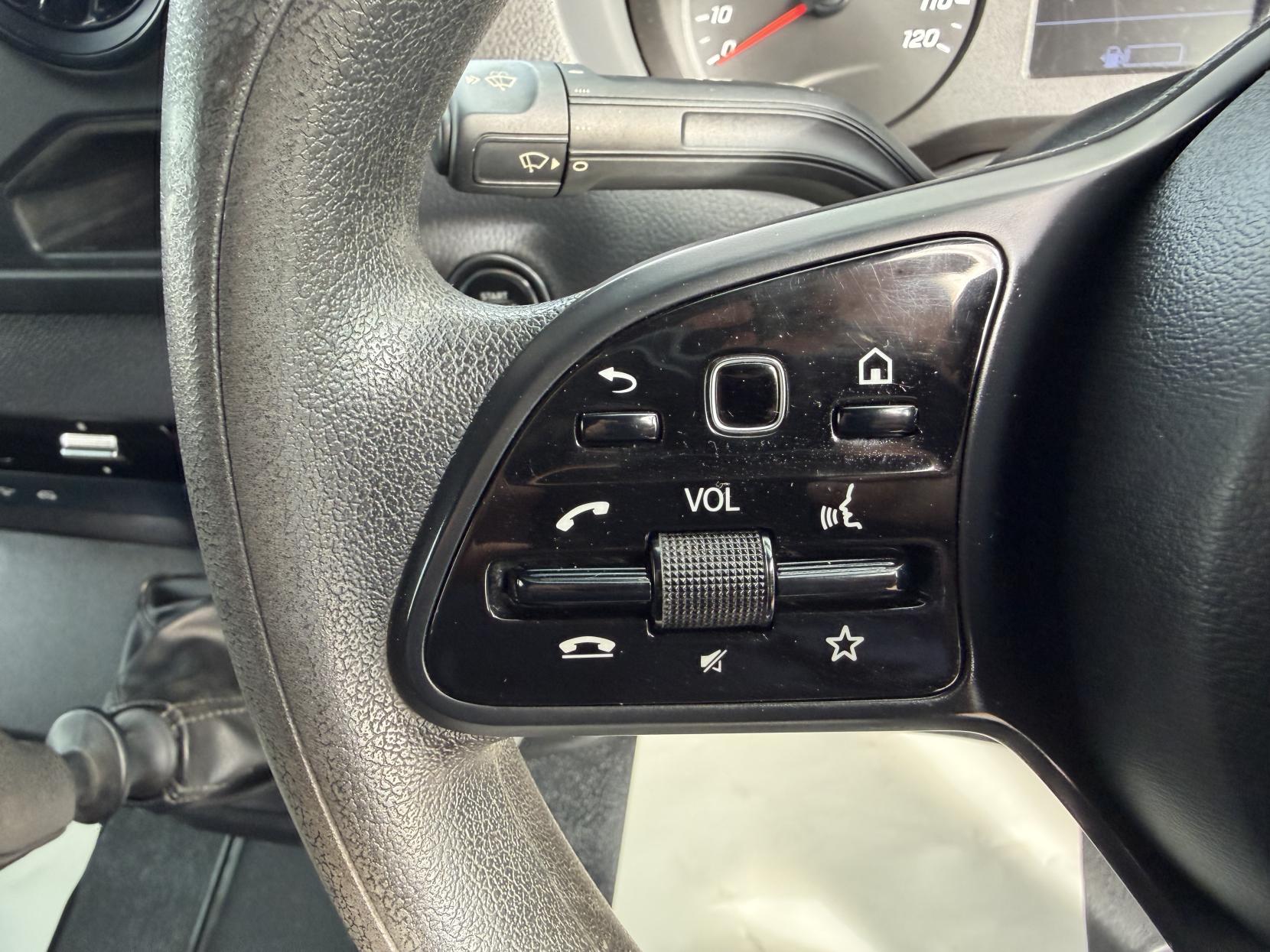 2020 Mercedes-Benz Sprinter 2.1 316 CDI Panel Van 5dr Diesel Manual RWD L2 H2 Euro 6 (163 ps) - Thumbnail 17