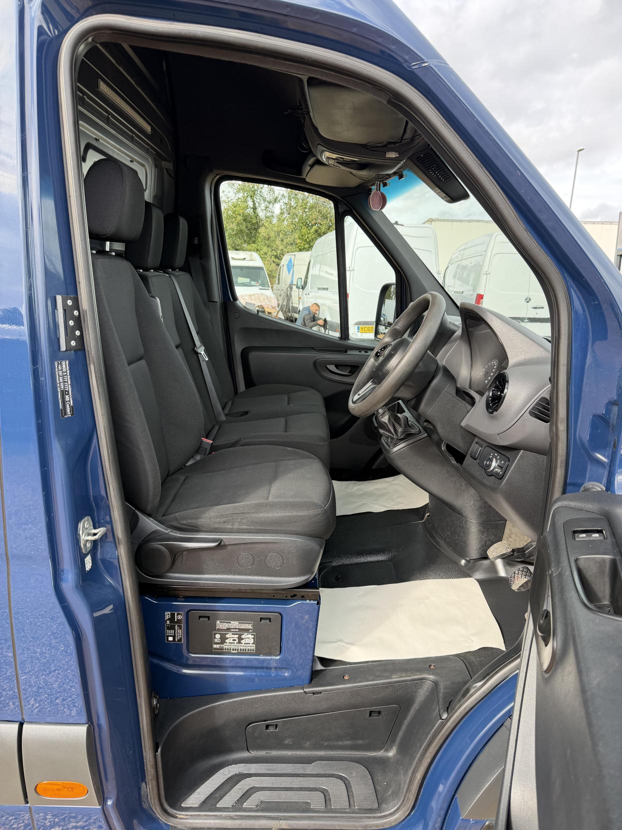 2020 Mercedes-Benz Sprinter 2.1 316 CDI Panel Van 5dr Diesel Manual RWD L2 H2 Euro 6 (163 ps) - Thumbnail 14