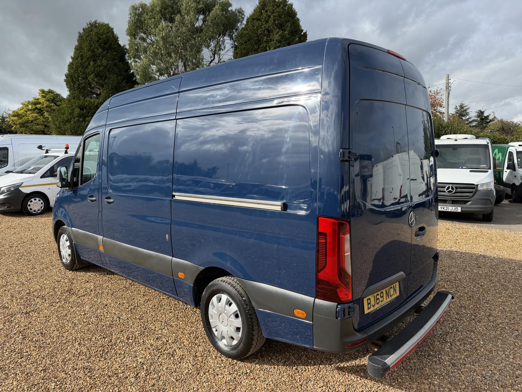 2020 Mercedes-Benz Sprinter 2.1 316 CDI Panel Van 5dr Diesel Manual RWD L2 H2 Euro 6 (163 ps) - Thumbnail 9