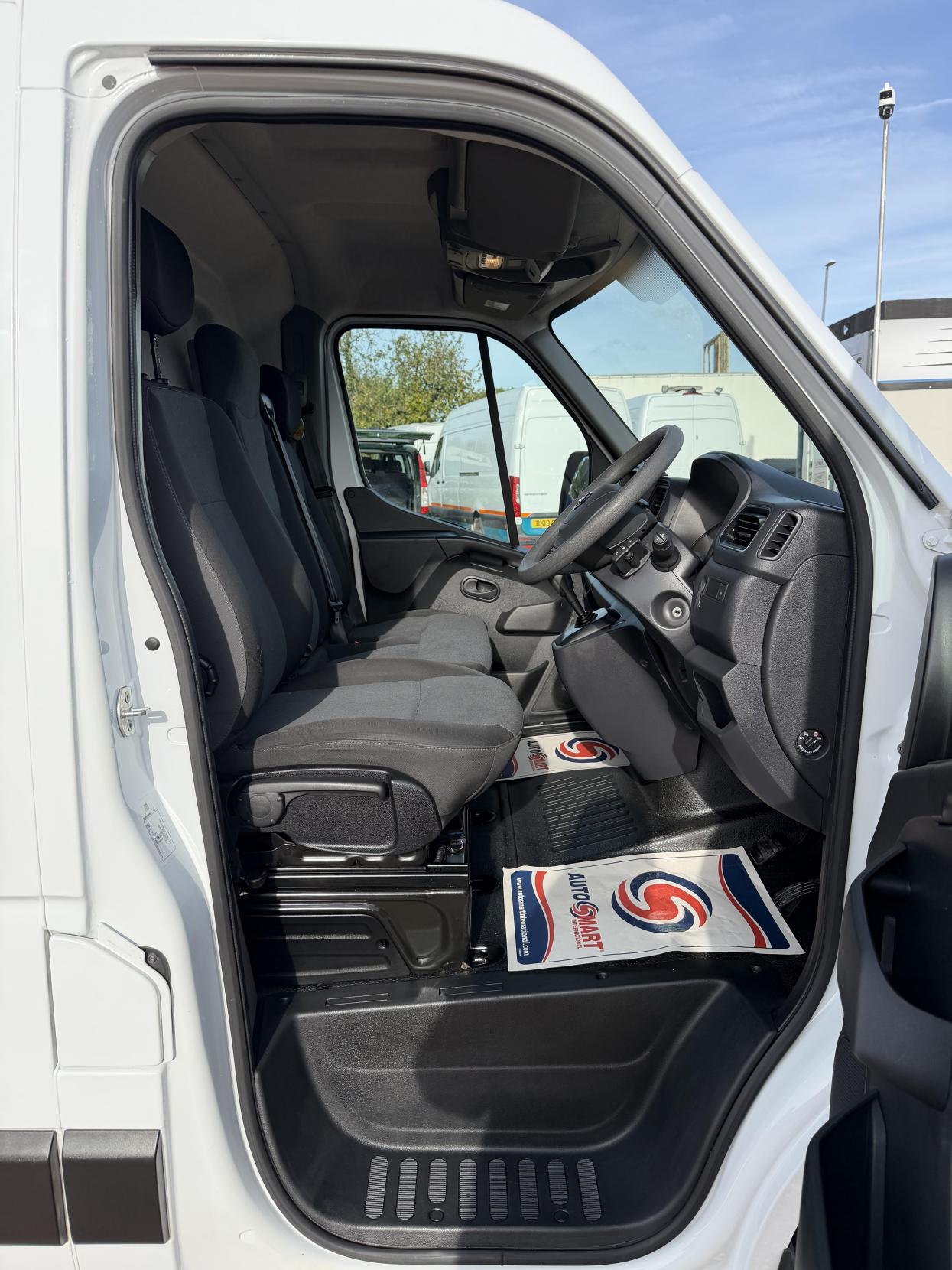 2023 Nissan Interstar 2.3 dCi 35 Acenta Panel Van 4dr Diesel Auto FWD L1 Euro 6 (s/s) (150 ps) - Thumbnail 14
