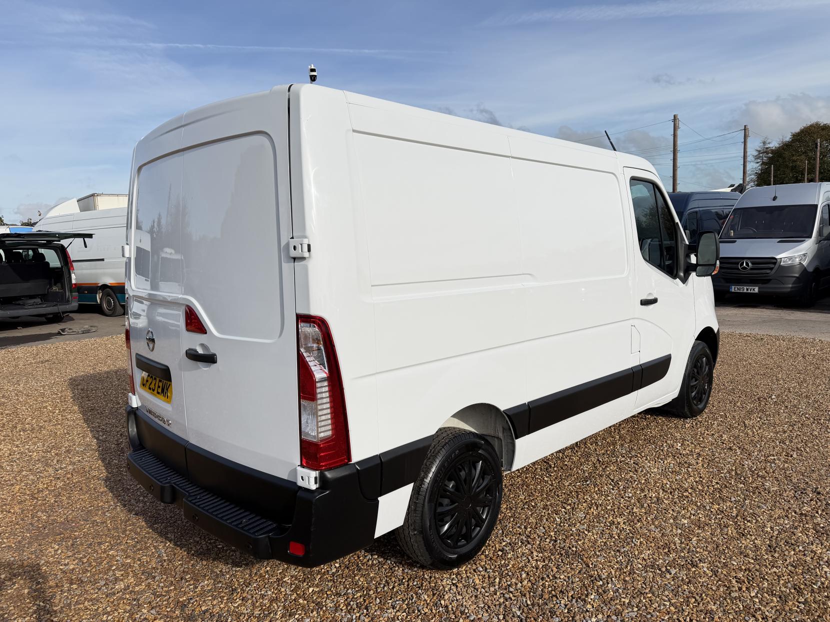 2023 Nissan Interstar 2.3 dCi 35 Acenta Panel Van 4dr Diesel Auto FWD L1 Euro 6 (s/s) (150 ps) - Thumbnail 11