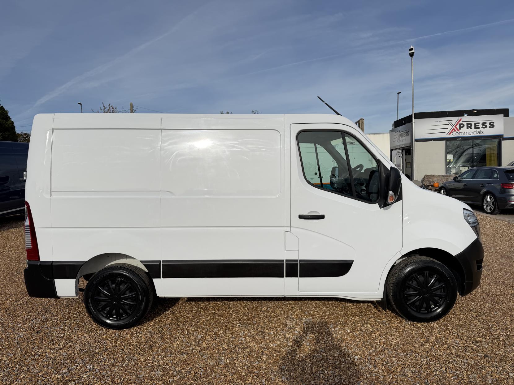2023 Nissan Interstar 2.3 dCi 35 Acenta Panel Van 4dr Diesel Auto FWD L1 Euro 6 (s/s) (150 ps) - Thumbnail 12