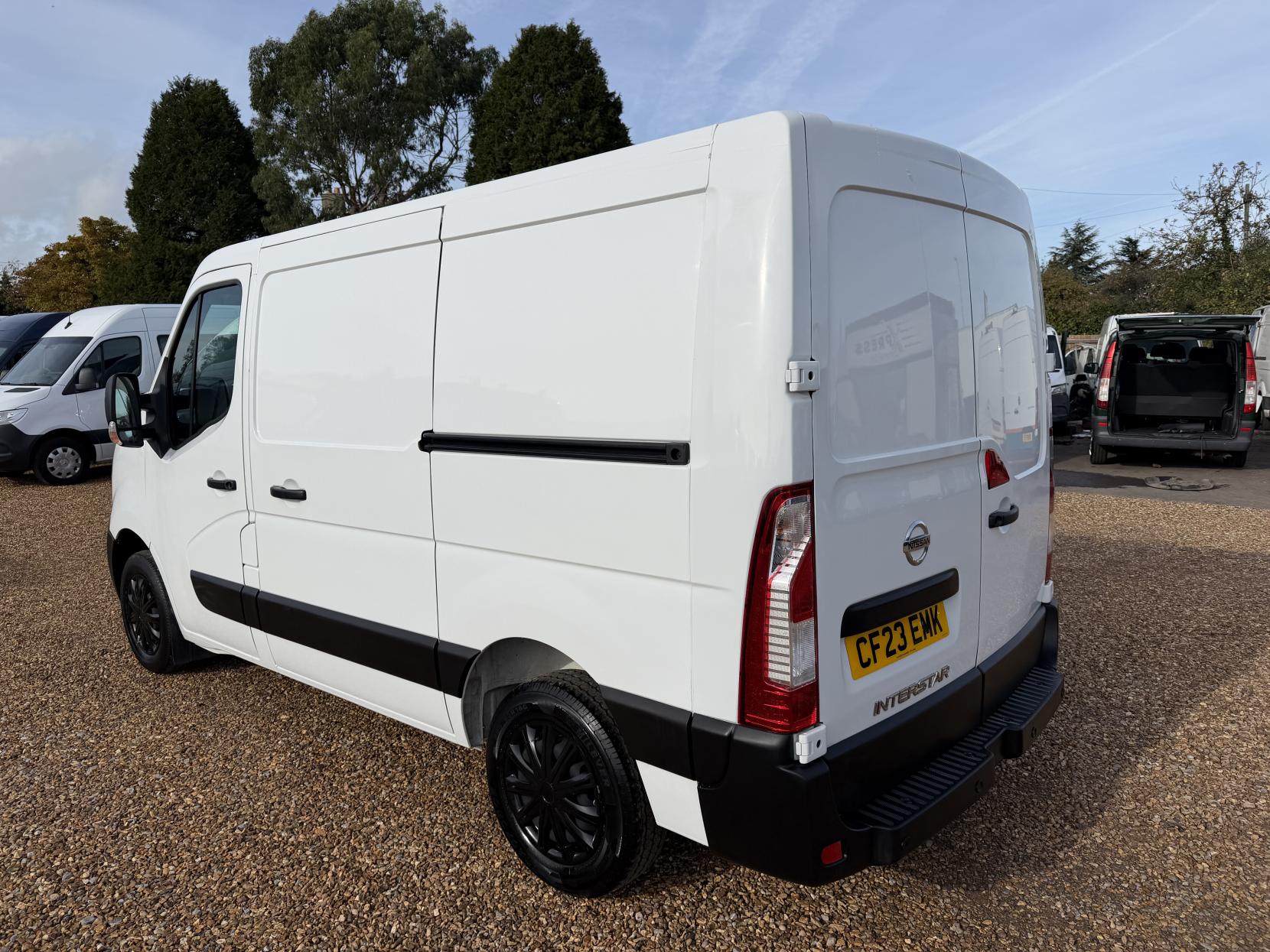 2023 Nissan Interstar 2.3 dCi 35 Acenta Panel Van 4dr Diesel Auto FWD L1 Euro 6 (s/s) (150 ps) - Thumbnail 9