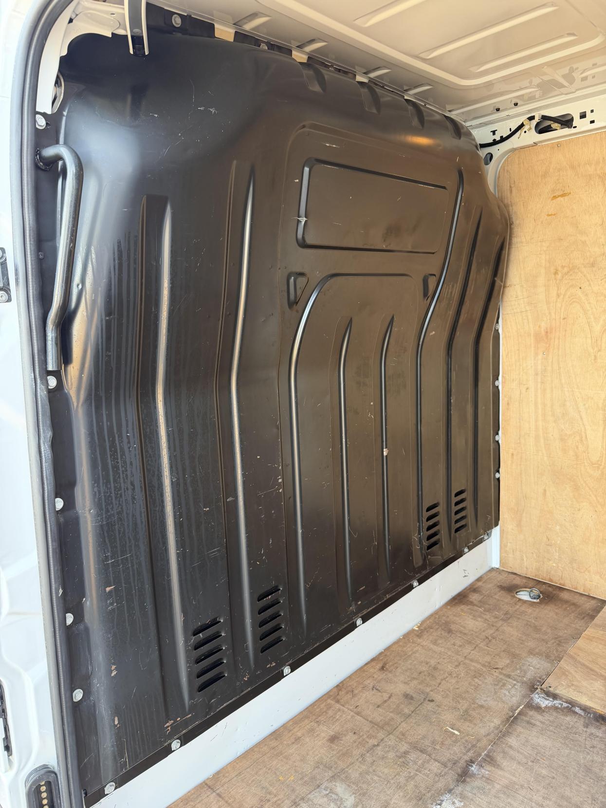 2023 Nissan Interstar 2.3 dCi 35 Acenta Panel Van 4dr Diesel Auto FWD L1 Euro 6 (s/s) (150 ps) - Thumbnail 32