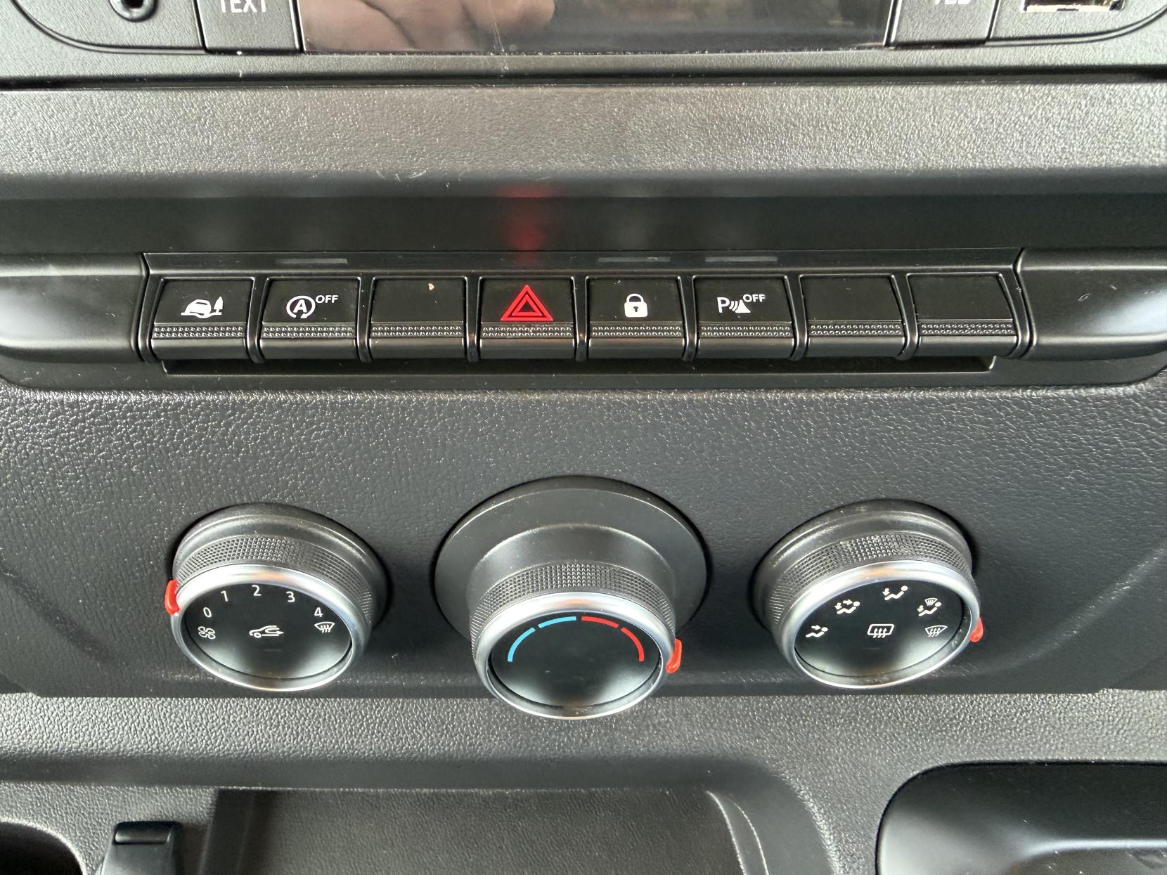 2023 Nissan Interstar 2.3 dCi 35 Acenta Panel Van 4dr Diesel Auto FWD L1 Euro 6 (s/s) (150 ps) - Thumbnail 21