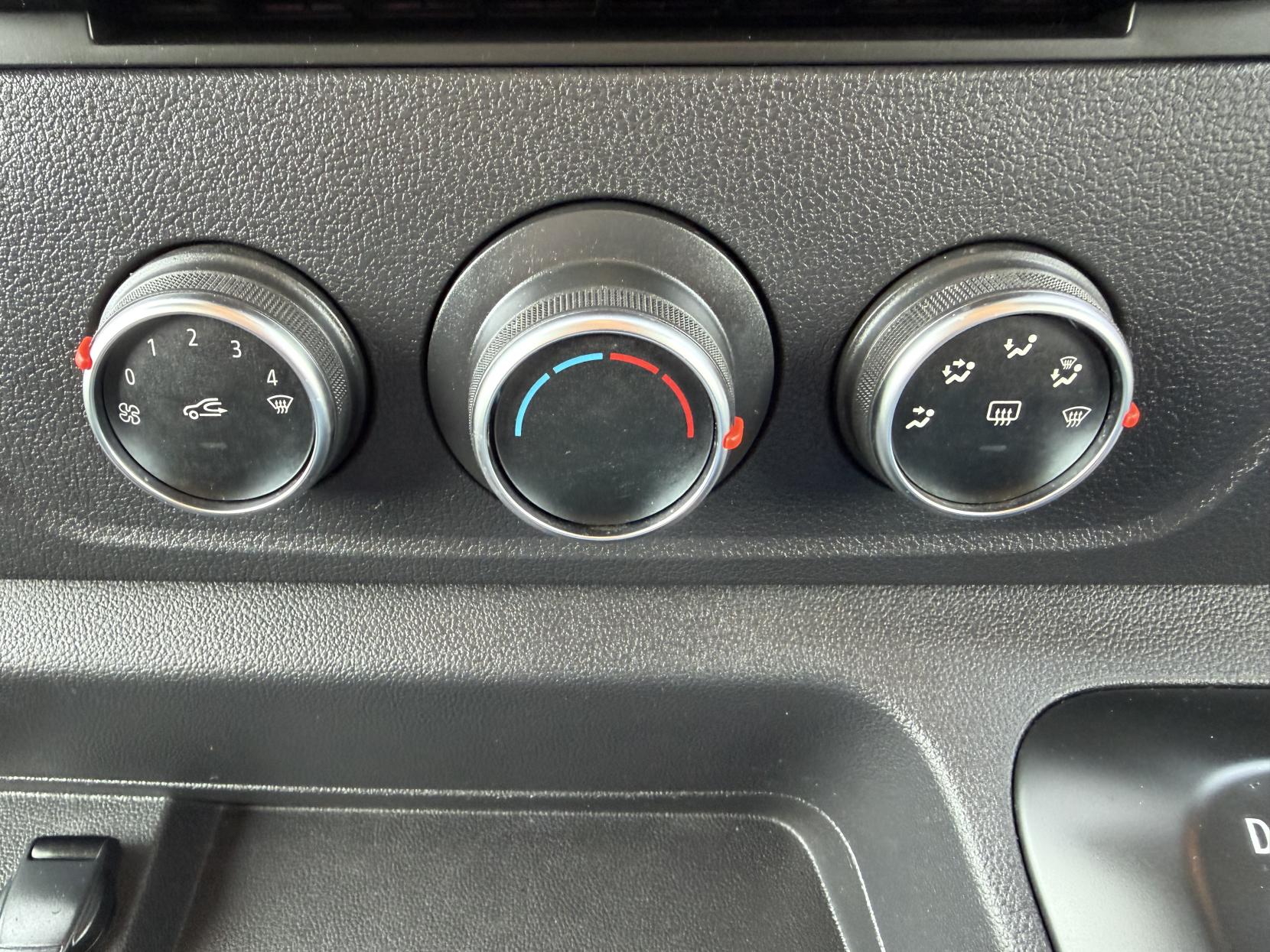 2023 Nissan Interstar 2.3 dCi 35 Acenta Panel Van 4dr Diesel Auto FWD L1 Euro 6 (s/s) (150 ps) - Thumbnail 22