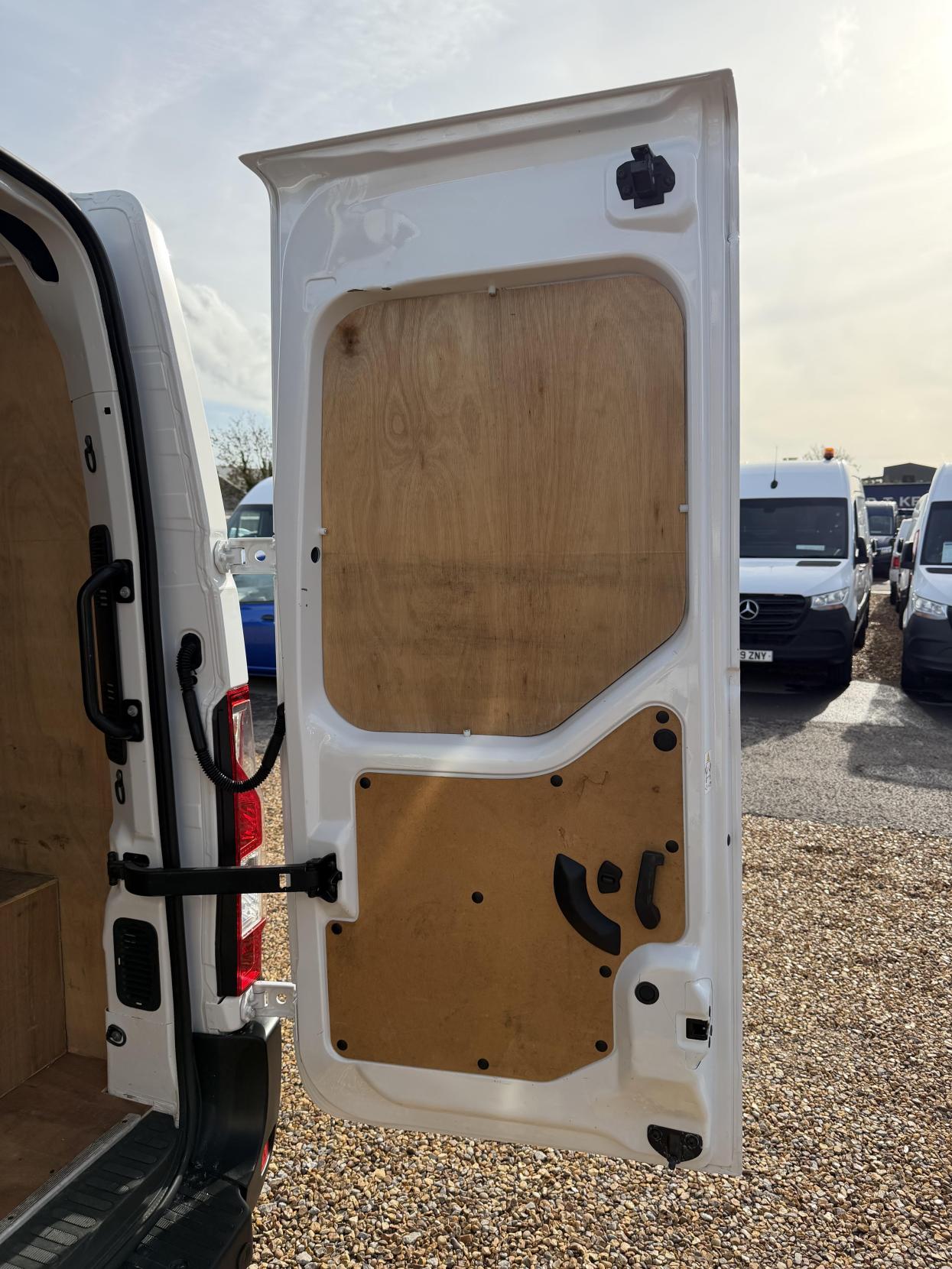 2023 Nissan Interstar 2.3 dCi 35 Acenta Panel Van 4dr Diesel Auto FWD L1 Euro 6 (s/s) (150 ps) - Thumbnail 44