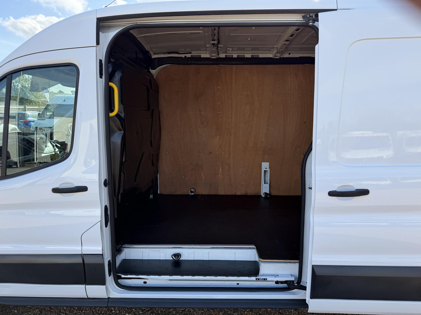 2017 Ford Transit 2.2 TDCi 350 Panel Van 5dr Diesel Manual RWD L3 H2 Euro 5 (125 ps) - Thumbnail 30