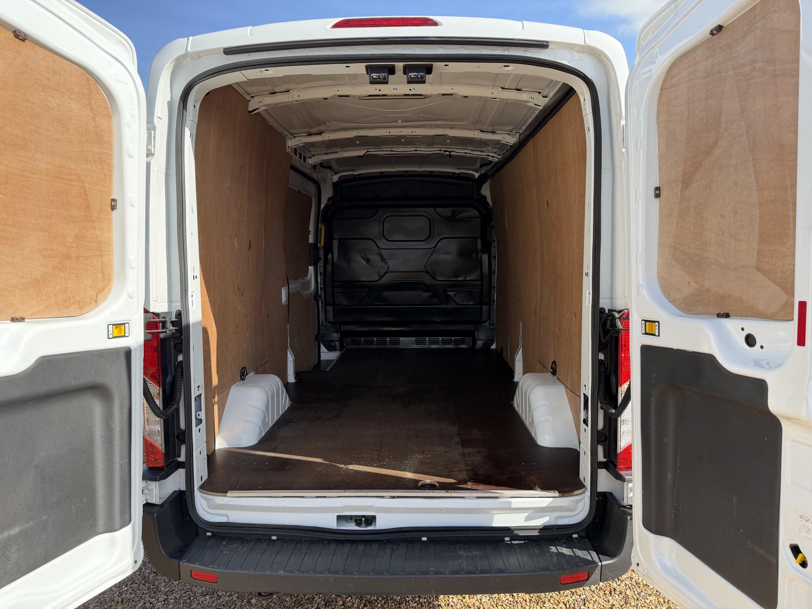 2017 Ford Transit 2.2 TDCi 350 Panel Van 5dr Diesel Manual RWD L3 H2 Euro 5 (125 ps) - Thumbnail 3