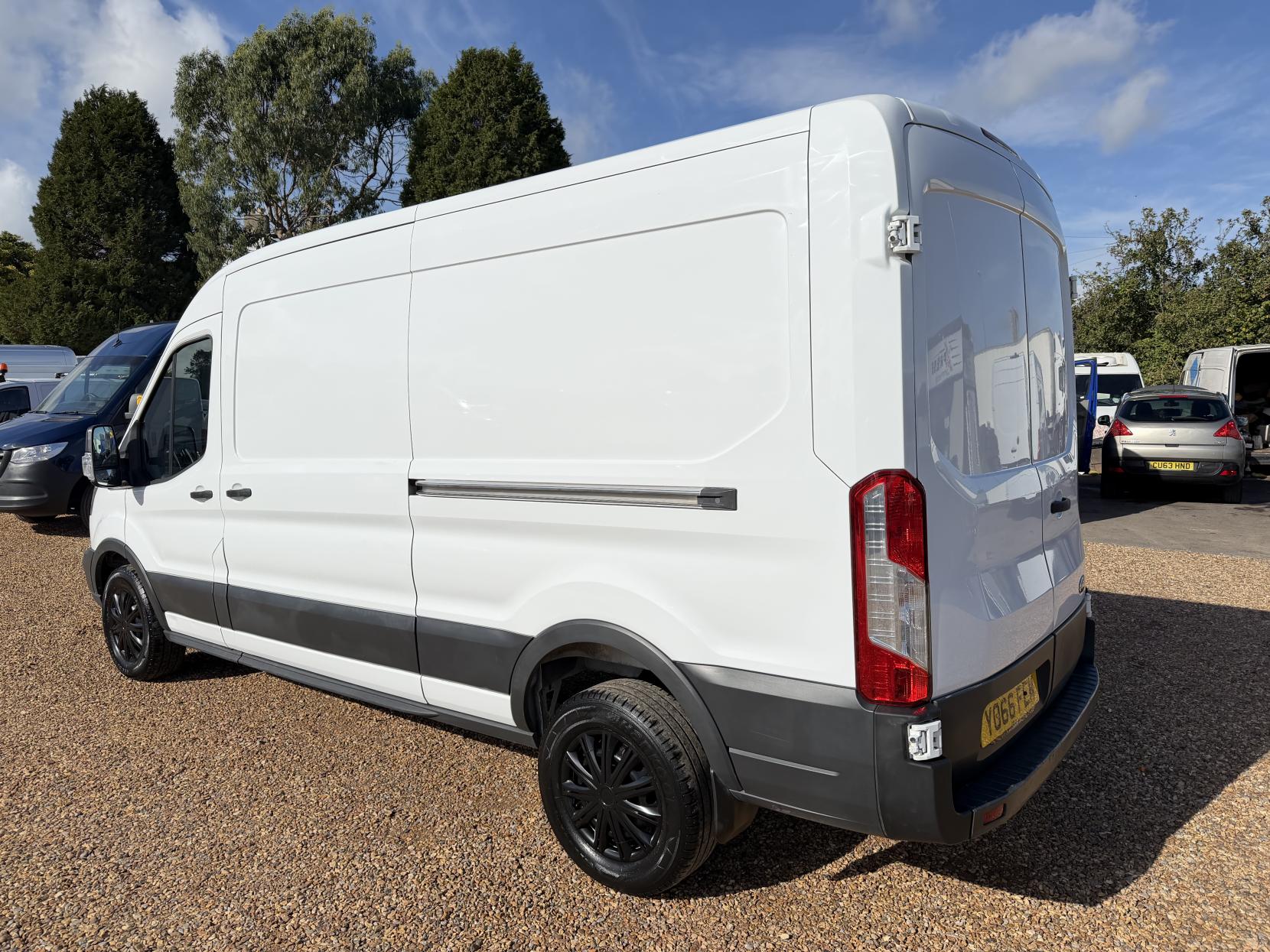 2017 Ford Transit 2.2 TDCi 350 Panel Van 5dr Diesel Manual RWD L3 H2 Euro 5 (125 ps) - Thumbnail 9