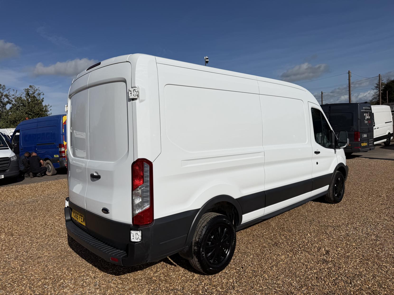 2017 Ford Transit 2.2 TDCi 350 Panel Van 5dr Diesel Manual RWD L3 H2 Euro 5 (125 ps) - Thumbnail 11