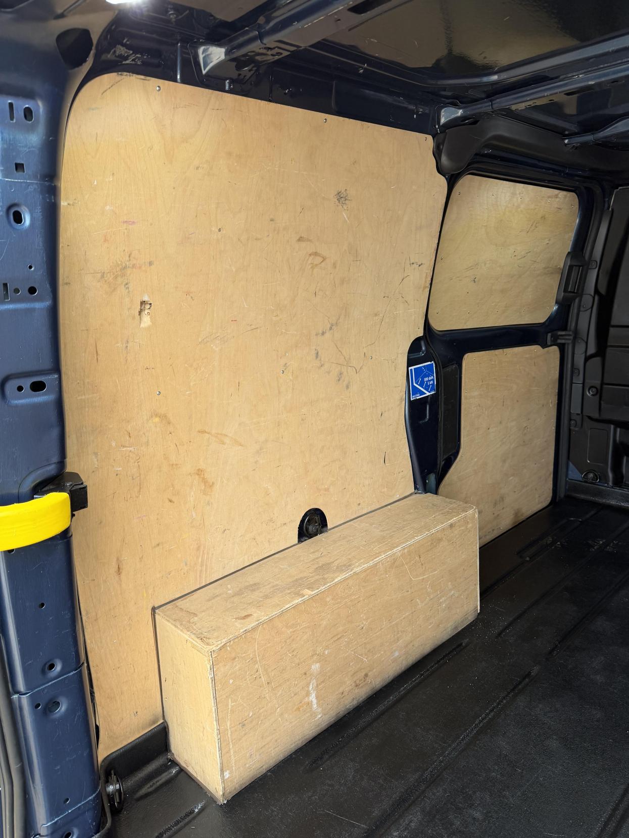 2019 Ford Transit Custom 2.0 300 EcoBlue Limited Panel Van 5dr Diesel Auto L1 H1 Euro 6 (s/s) (130 ps) - Thumbnail 42