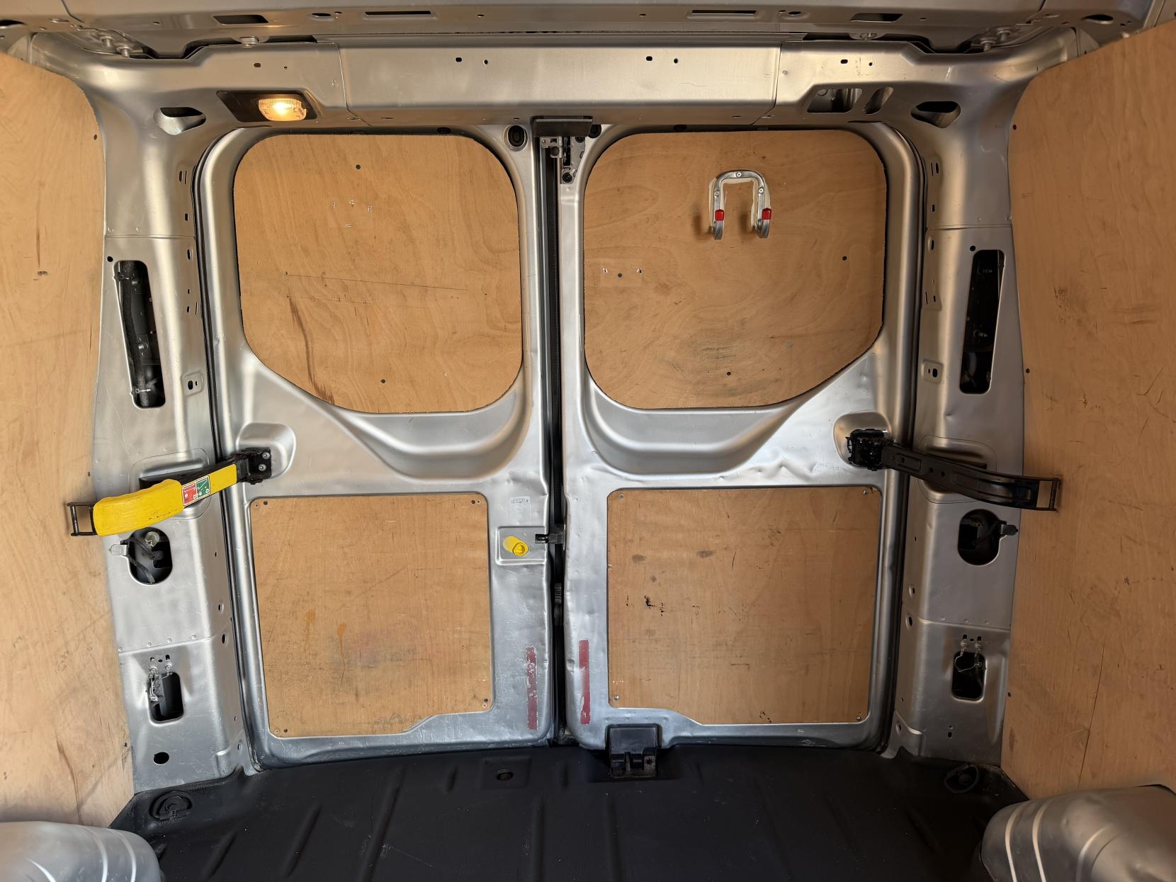 2013 Ford Transit Custom 2.2 TDCi 270 Limited Panel Van 5dr Diesel Manual L1 H1 (186 g/km, 123 bhp) - Thumbnail 37