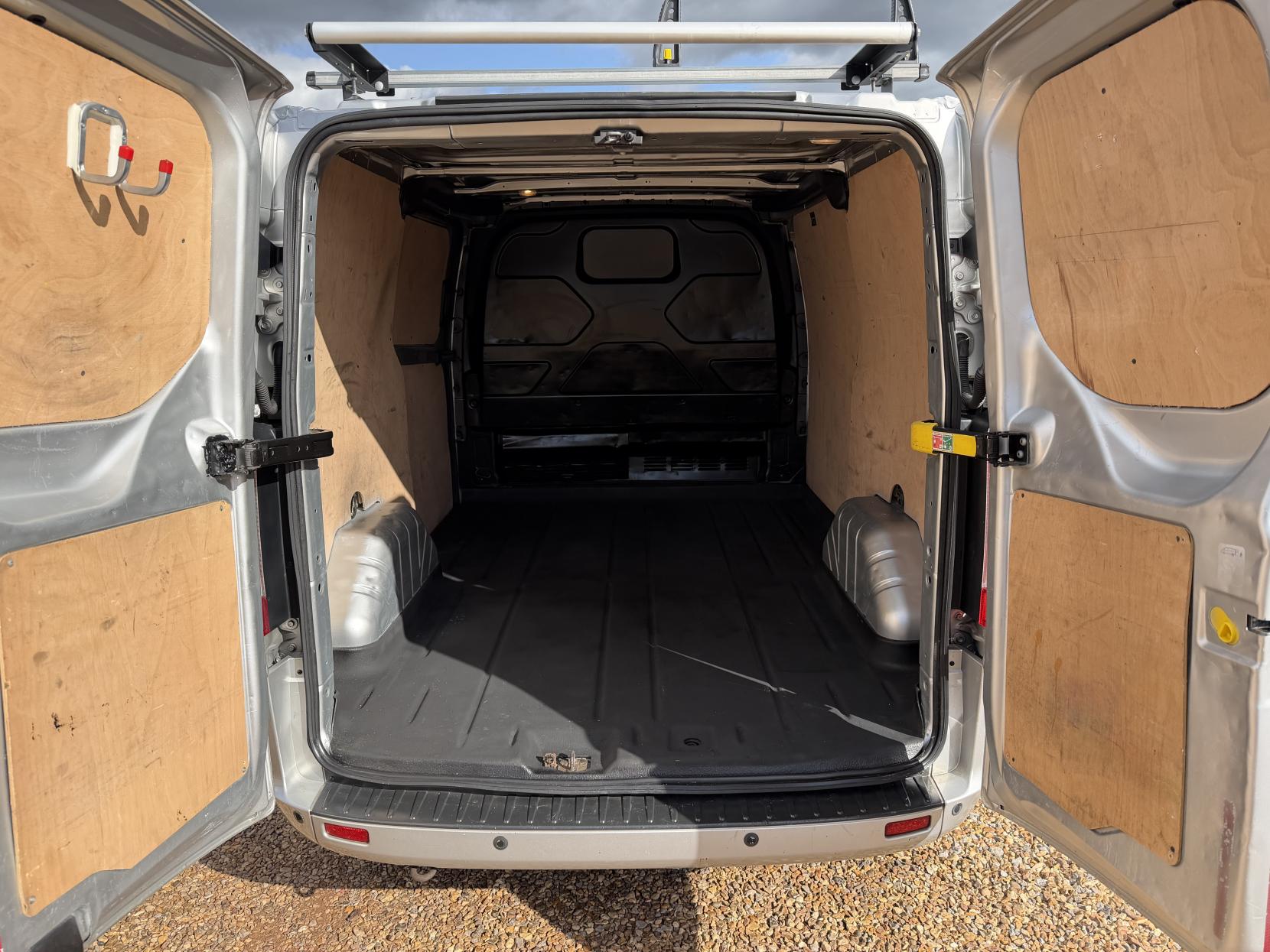 2013 Ford Transit Custom 2.2 TDCi 270 Limited Panel Van 5dr Diesel Manual L1 H1 (186 g/km, 123 bhp) - Thumbnail 3