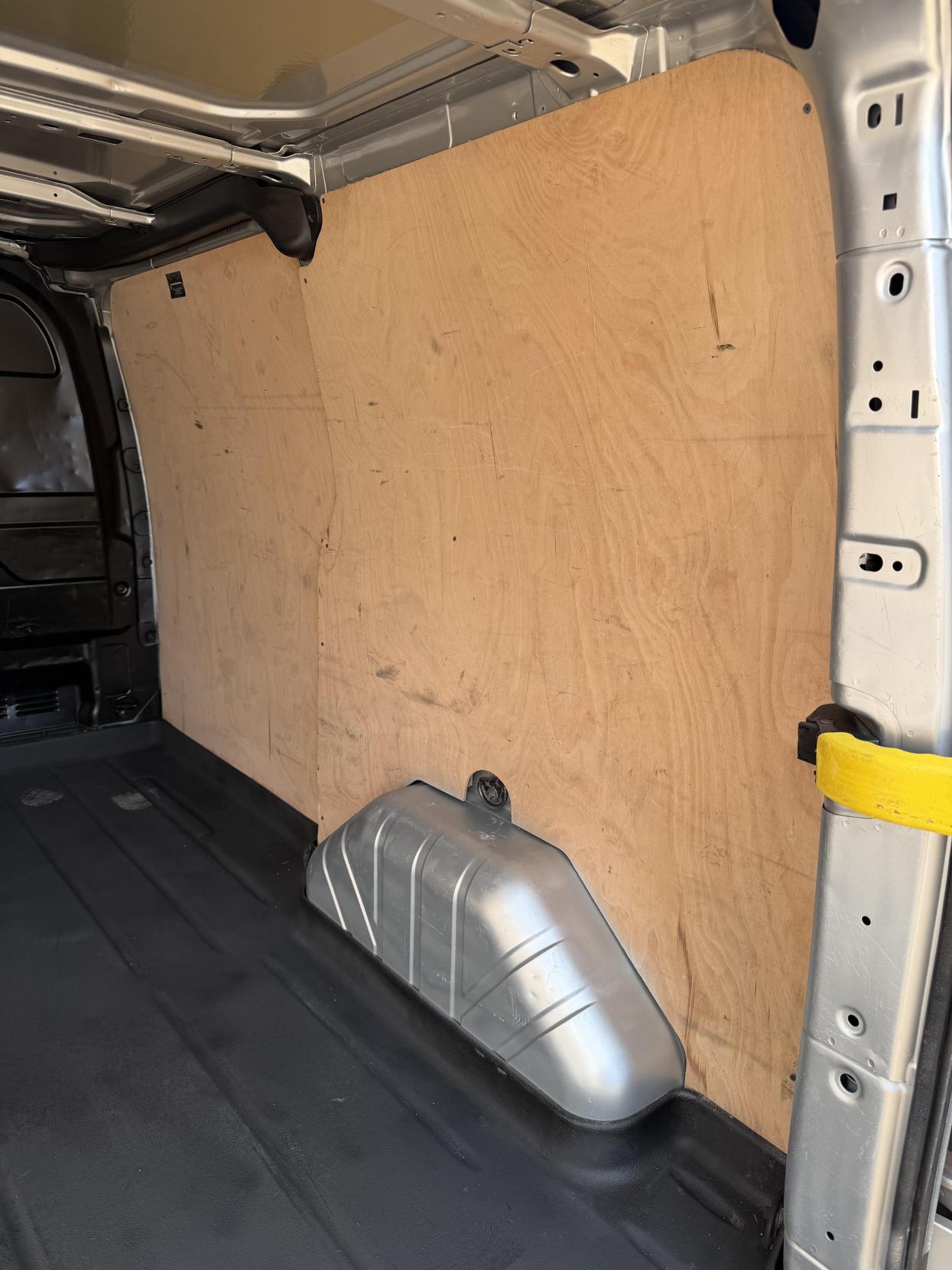 2013 Ford Transit Custom 2.2 TDCi 270 Limited Panel Van 5dr Diesel Manual L1 H1 (186 g/km, 123 bhp) - Thumbnail 44