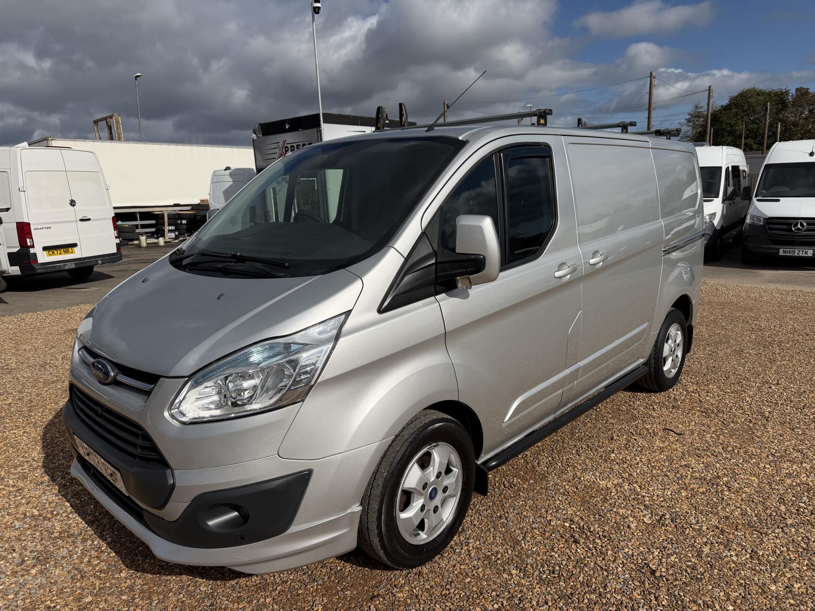 2013 Ford Transit Custom 2.2 TDCi 270 Limited Panel Van 5dr Diesel Manual L1 H1 (186 g/km, 123 bhp) - Thumbnail 7