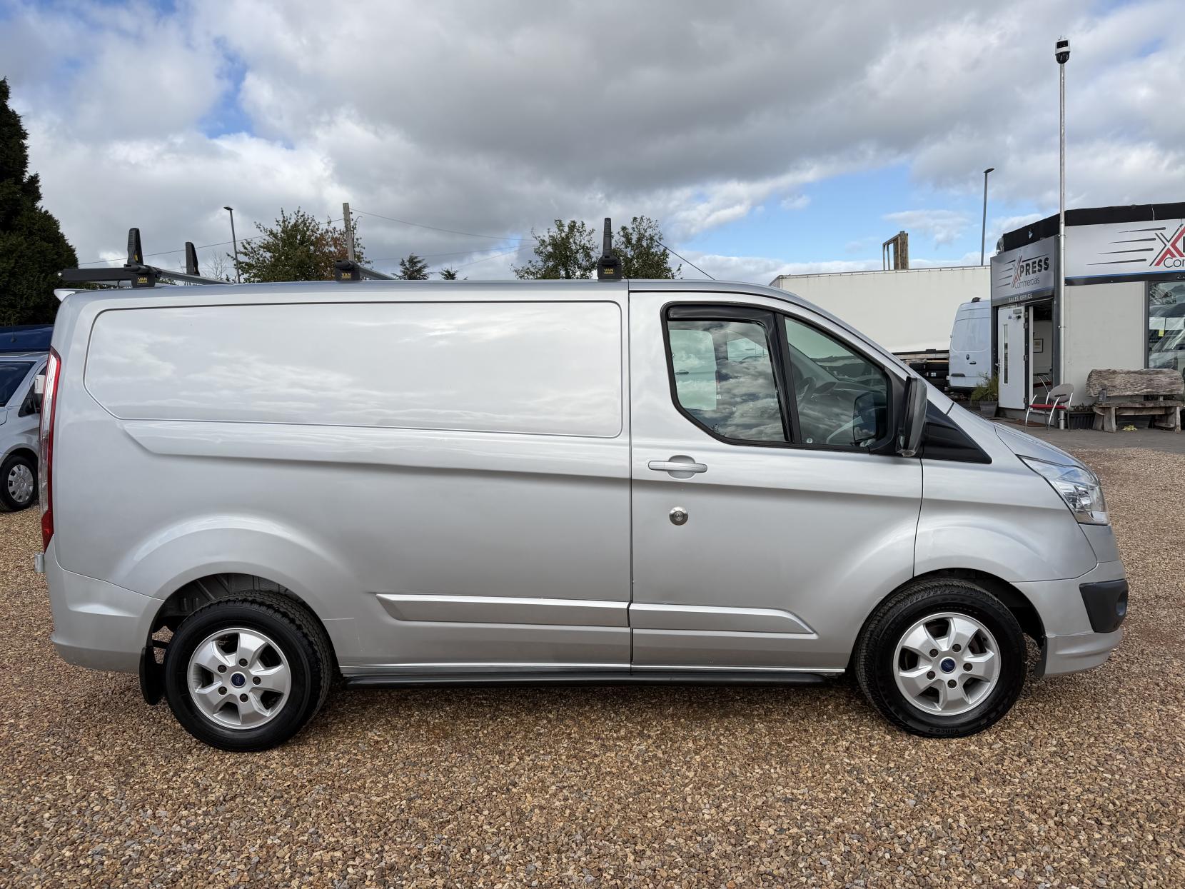 2013 Ford Transit Custom 2.2 TDCi 270 Limited Panel Van 5dr Diesel Manual L1 H1 (186 g/km, 123 bhp) - Thumbnail 12