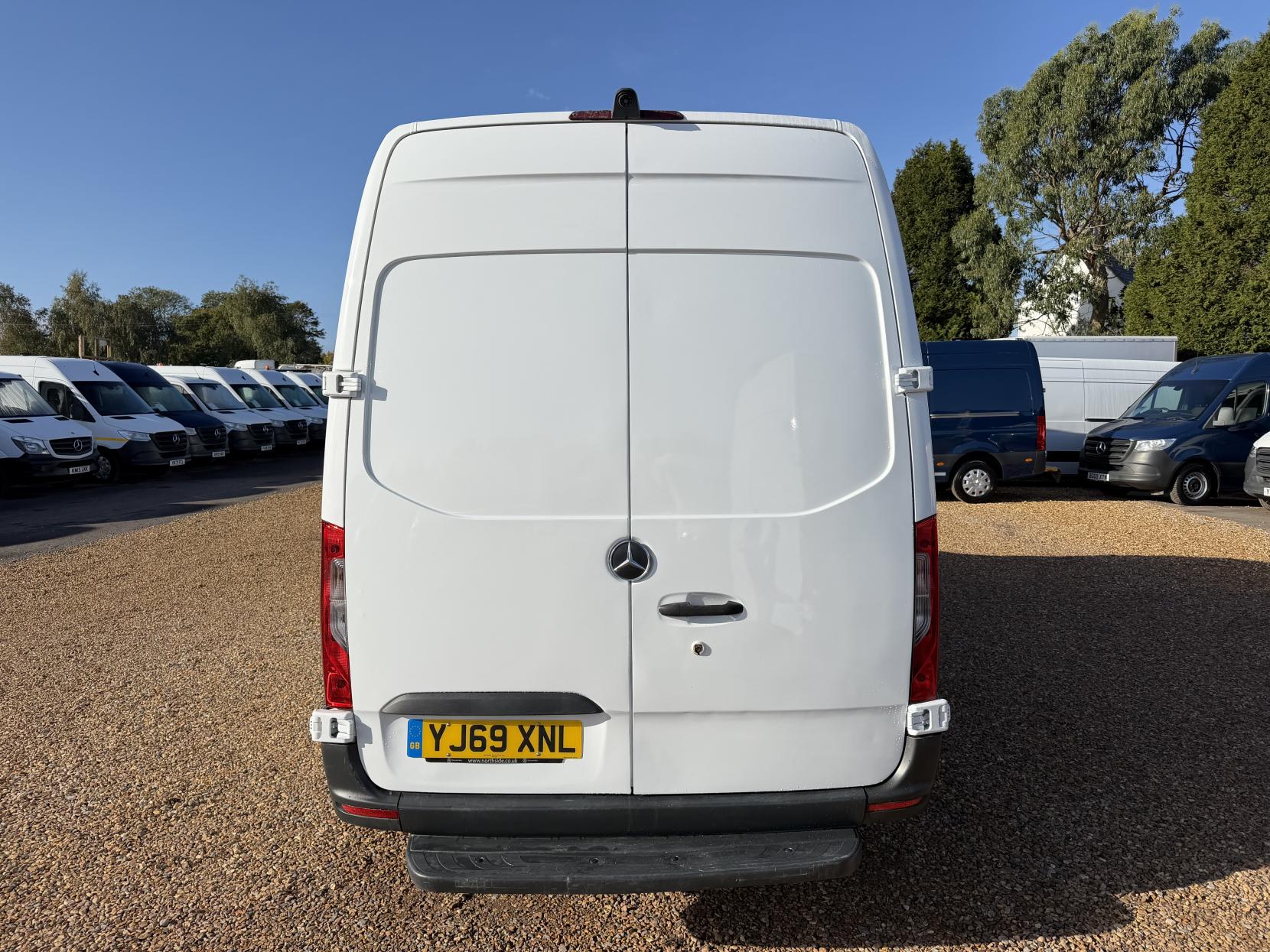 2019 Mercedes-Benz Sprinter 2.1 311 CDI Panel Van 5dr Diesel Manual RWD L3 H2 Euro 6 (114 ps) - Thumbnail 9